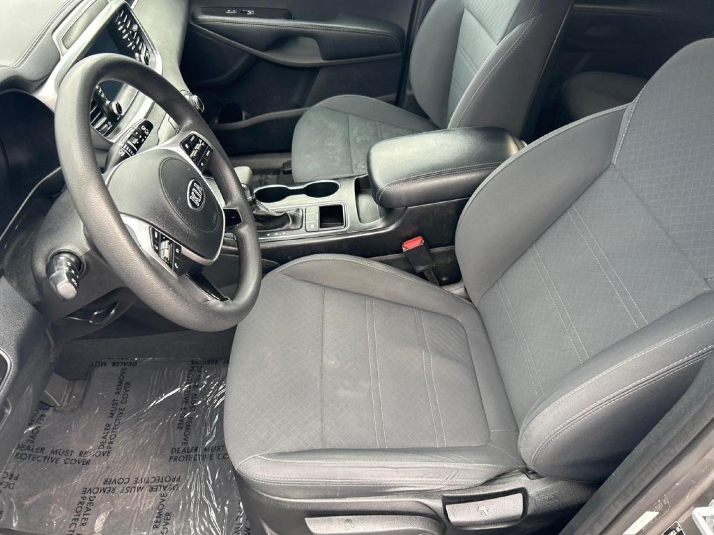 2019 GRAY KIA SORENTO L (5XYPG4A33KG) with an 2.4L engine, Automatic transmission, located at 2514 Williamson Rd NE, Roanoke, VA, 24012, (540) 265-7770, 37.294636, -79.936249 - NO CREDIT CHECK FINANCING WITH ONLY $3500 DOWN PAYMENT!!!! Check out our website www.needausedvehicle.com for our No Credit Check/ In House Financing options!! No Credit Check Available!!! In House Financing Available!!! All Clean Title Vehicles (no Salvaged or flooded vehicles ever on our lot)! - Photo#6