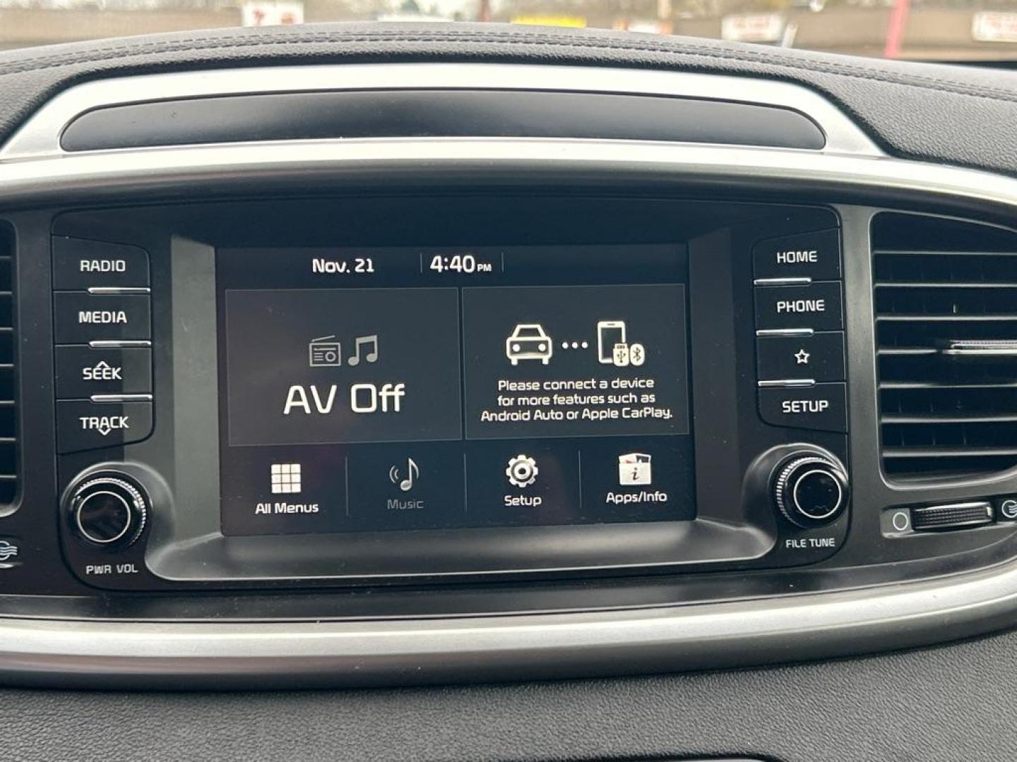 2019 GRAY KIA SORENTO L (5XYPG4A33KG) with an 2.4L engine, Automatic transmission, located at 2514 Williamson Rd NE, Roanoke, VA, 24012, (540) 265-7770, 37.294636, -79.936249 - NO CREDIT CHECK FINANCING WITH ONLY $3500 DOWN PAYMENT!!!! Check out our website www.needausedvehicle.com for our No Credit Check/ In House Financing options!! No Credit Check Available!!! In House Financing Available!!! All Clean Title Vehicles (no Salvaged or flooded vehicles ever on our lot)! - Photo#8