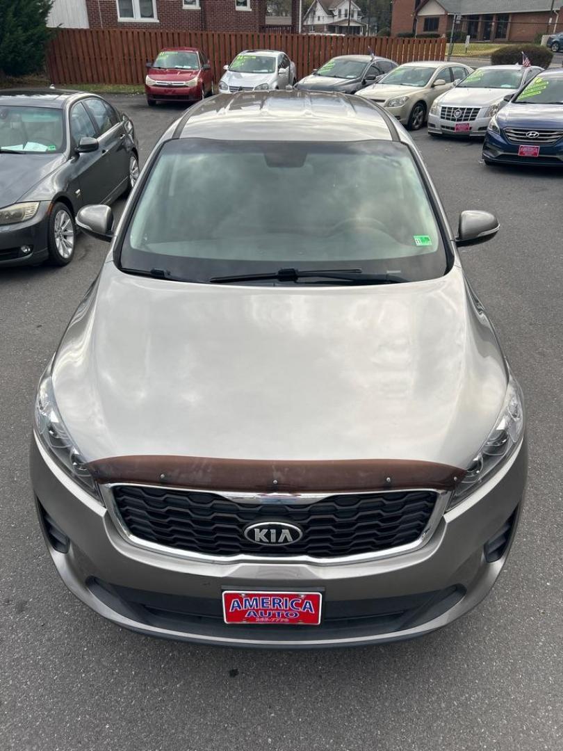2019 GRAY KIA SORENTO L (5XYPG4A33KG) with an 2.4L engine, Automatic transmission, located at 2514 Williamson Rd NE, Roanoke, VA, 24012, (540) 265-7770, 37.294636, -79.936249 - NO CREDIT CHECK FINANCING WITH ONLY $3500 DOWN PAYMENT!!!! Check out our website www.needausedvehicle.com for our No Credit Check/ In House Financing options!! No Credit Check Available!!! In House Financing Available!!! All Clean Title Vehicles (no Salvaged or flooded vehicles ever on our lot)! - Photo#10