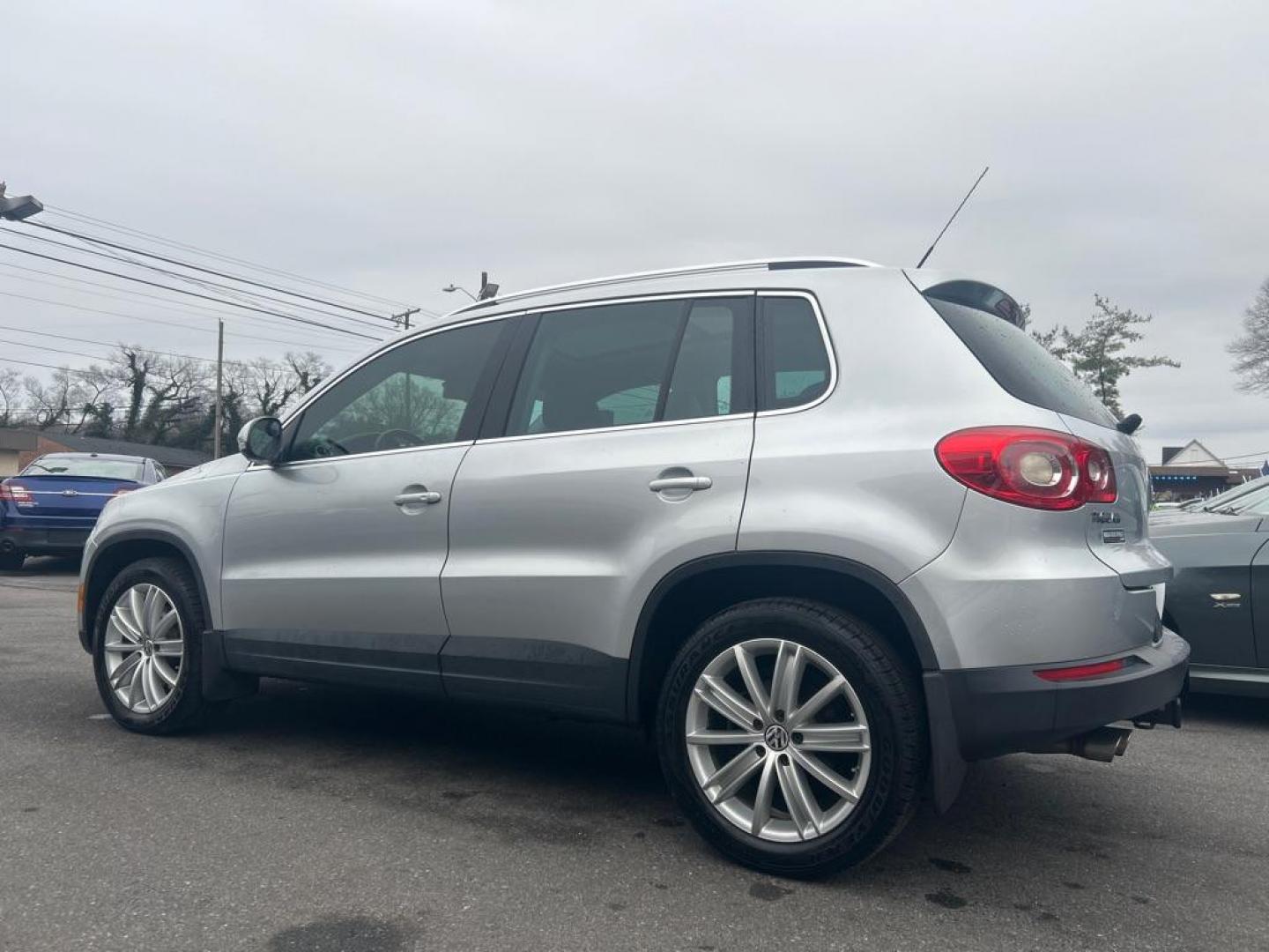 2011 GRAY VOLKSWAGEN TIGUAN S (WVGBV7AX5BW) with an 2.0L engine, Automatic transmission, located at 2514 Williamson Rd NE, Roanoke, VA, 24012, (540) 265-7770, 37.294636, -79.936249 - NO CREDIT CHECK FINANCING WITH ONLY $3200 DOWN PAYMENT!!!! Check out our website www.needausedvehicle.com for our No Credit Check/ In House Financing options!! No Credit Check Available!!! In House Financing Available!!! All Clean Title Vehicles (no Salvaged or flooded vehicles ever on our lot)! - Photo#1