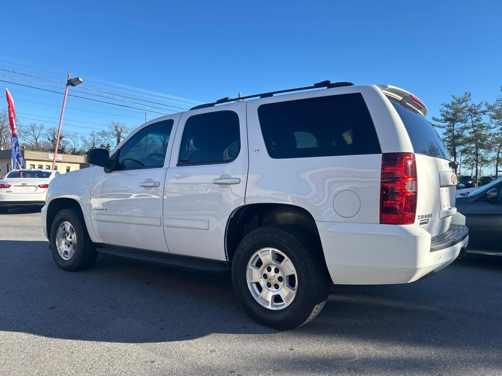 2013 WHITE CHEVROLET TAHOE 1500 LT (1GNSKBE01DR) with an 5.3L engine, Automatic transmission, located at 2514 Williamson Rd NE, Roanoke, VA, 24012, (540) 265-7770, 37.294636, -79.936249 - NO CREDIT CHECK FINANCING WITH ONLY $3500 DOWN PAYMENT!!!! Check out our website www.needausedvehicle.com for our No Credit Check/ In House Financing options!! No Credit Check Available!!! In House Financing Available!!! All Clean Title Vehicles (no Salvaged or flooded vehicles ever on our lot)! - Photo#2