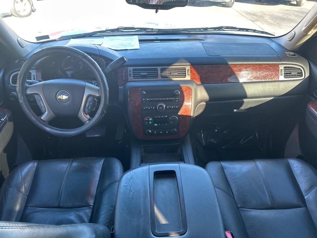 2013 WHITE CHEVROLET TAHOE 1500 LT (1GNSKBE01DR) with an 5.3L engine, Automatic transmission, located at 2514 Williamson Rd NE, Roanoke, VA, 24012, (540) 265-7770, 37.294636, -79.936249 - NO CREDIT CHECK FINANCING WITH ONLY $3500 DOWN PAYMENT!!!! Check out our website www.needausedvehicle.com for our No Credit Check/ In House Financing options!! No Credit Check Available!!! In House Financing Available!!! All Clean Title Vehicles (no Salvaged or flooded vehicles ever on our lot)! - Photo#6