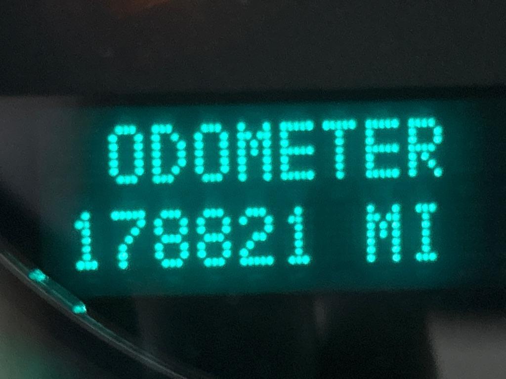 2013 WHITE CHEVROLET TAHOE 1500 LT (1GNSKBE01DR) with an 5.3L engine, Automatic transmission, located at 2514 Williamson Rd NE, Roanoke, VA, 24012, (540) 265-7770, 37.294636, -79.936249 - NO CREDIT CHECK FINANCING WITH ONLY $3500 DOWN PAYMENT!!!! Check out our website www.needausedvehicle.com for our No Credit Check/ In House Financing options!! No Credit Check Available!!! In House Financing Available!!! All Clean Title Vehicles (no Salvaged or flooded vehicles ever on our lot)! - Photo#9