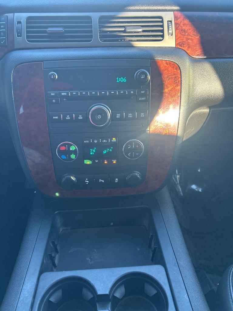 2013 WHITE CHEVROLET TAHOE 1500 LT (1GNSKBE01DR) with an 5.3L engine, Automatic transmission, located at 2514 Williamson Rd NE, Roanoke, VA, 24012, (540) 265-7770, 37.294636, -79.936249 - NO CREDIT CHECK FINANCING WITH ONLY $3500 DOWN PAYMENT!!!! Check out our website www.needausedvehicle.com for our No Credit Check/ In House Financing options!! No Credit Check Available!!! In House Financing Available!!! All Clean Title Vehicles (no Salvaged or flooded vehicles ever on our lot)! - Photo#10