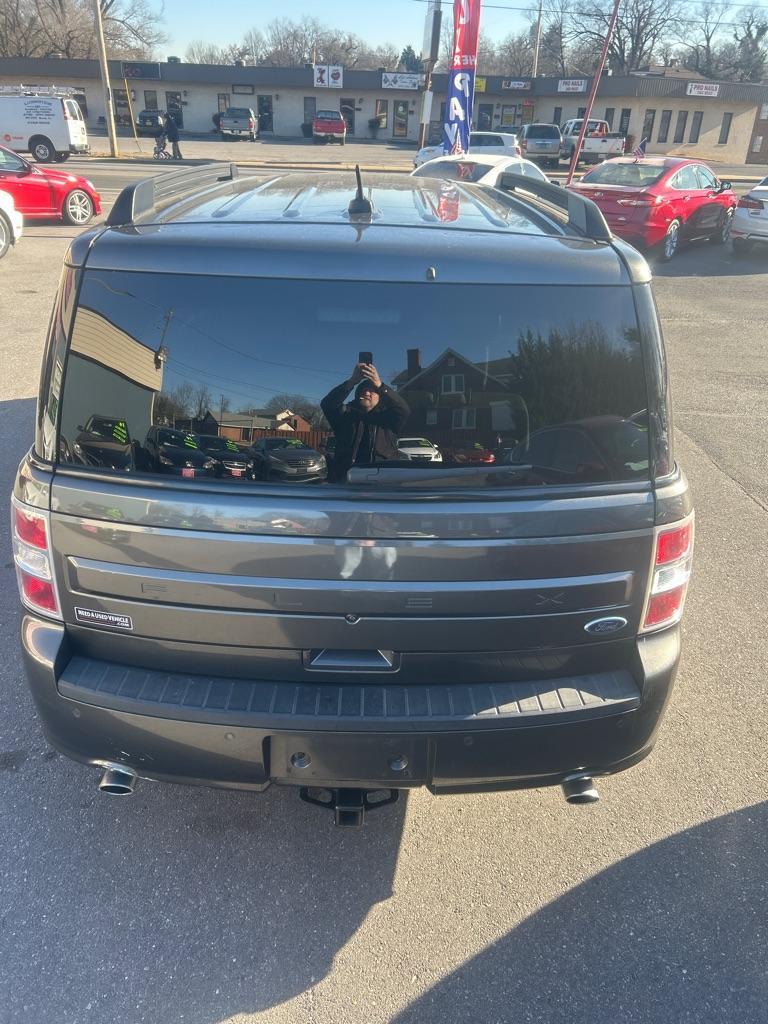 2016 GRAY FORD FLEX SE (2FMGK5B84GB) with an 3.5L engine, Automatic transmission, located at 2514 Williamson Rd NE, Roanoke, VA, 24012, (540) 265-7770, 37.294636, -79.936249 - NO CREDIT CHECK FINANCING WITH ONLY $2000 DOWN PAYMENT!!!! Check out our website www.needausedvehicle.com for our No Credit Check/ In House Financing options!! No Credit Check Available!!! In House Financing Available!!! All Clean Title Vehicles (no Salvaged or flooded vehicles ever on our lot)! - Photo#3