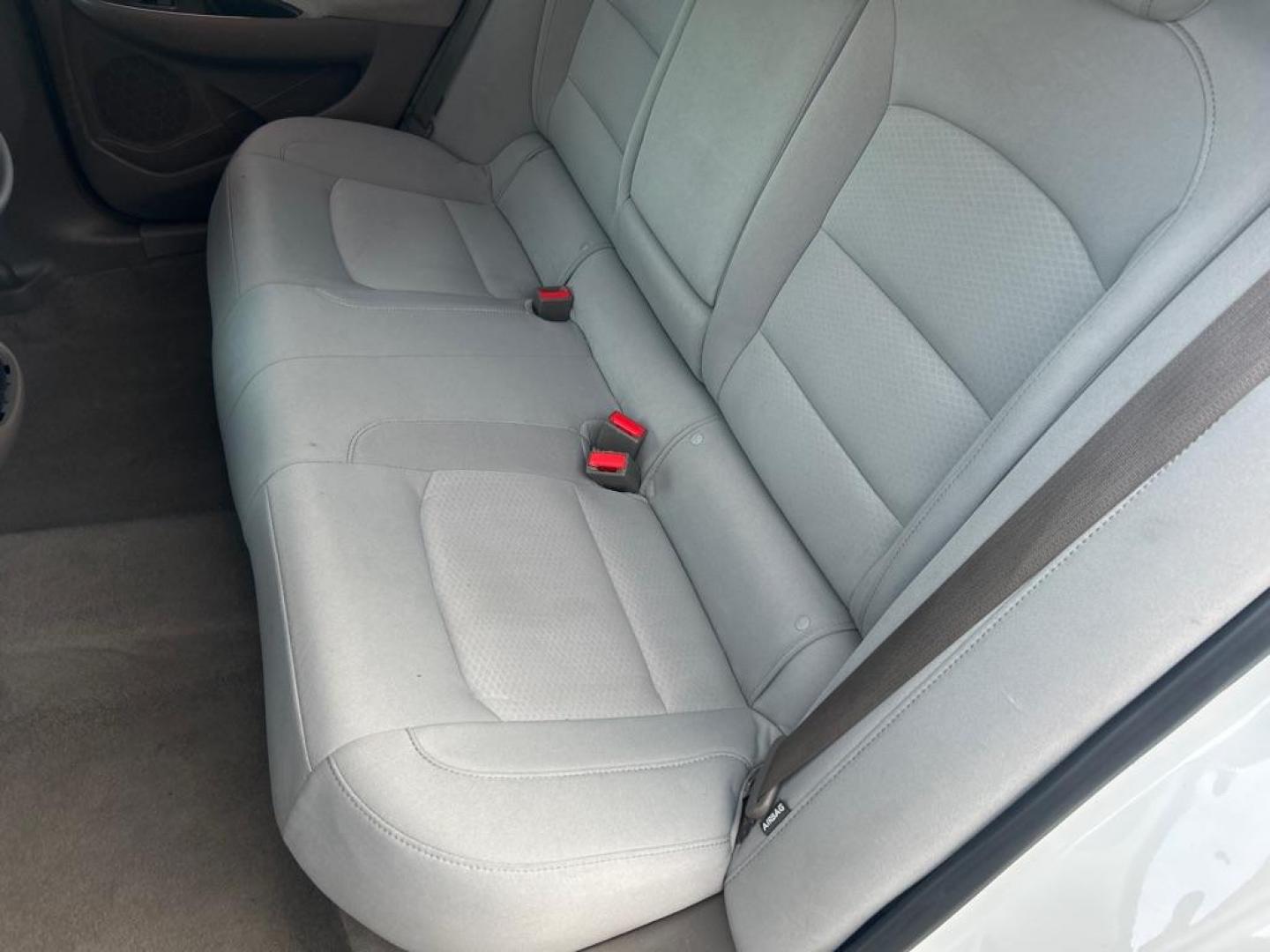 2018 WHITE CHEVROLET MALIBU LT (1G1ZD5ST2JF) with an 1.5L engine, Automatic transmission, located at 2514 Williamson Rd NE, Roanoke, VA, 24012, (540) 265-7770, 37.294636, -79.936249 - NO CREDIT CHECK FINANCING WITH ONLY $3000 DOWN PAYMENT!!!! Check out our website www.needausedvehicle.com for our No Credit Check/ In House Financing options!! No Credit Check Available!!! In House Financing Available!!! All Clean Title Vehicles (no Salvaged or flooded vehicles ever on our lot)! - Photo#2