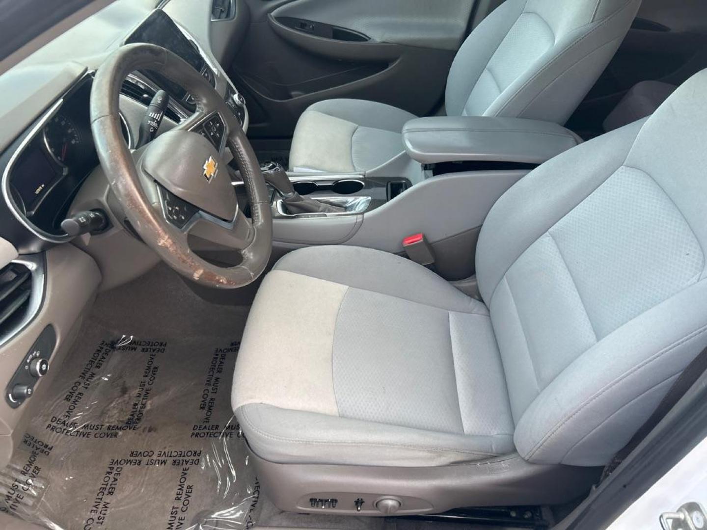 2018 WHITE CHEVROLET MALIBU LT (1G1ZD5ST2JF) with an 1.5L engine, Automatic transmission, located at 2514 Williamson Rd NE, Roanoke, VA, 24012, (540) 265-7770, 37.294636, -79.936249 - NO CREDIT CHECK FINANCING WITH ONLY $3000 DOWN PAYMENT!!!! Check out our website www.needausedvehicle.com for our No Credit Check/ In House Financing options!! No Credit Check Available!!! In House Financing Available!!! All Clean Title Vehicles (no Salvaged or flooded vehicles ever on our lot)! - Photo#4