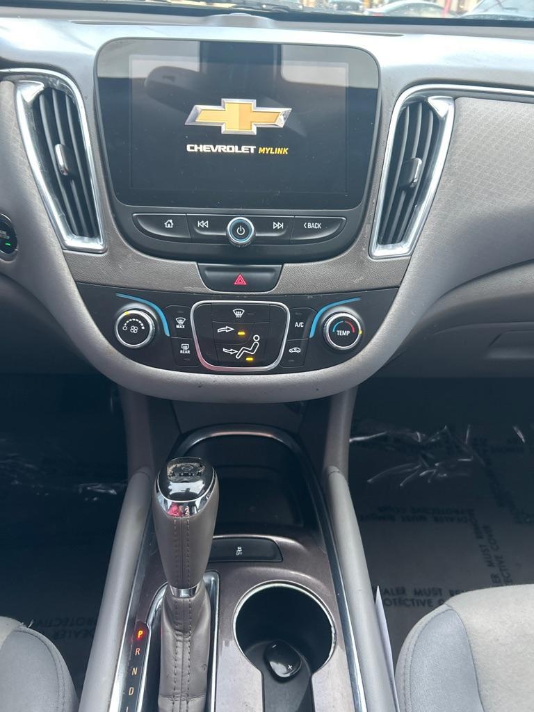 2018 WHITE CHEVROLET MALIBU LT (1G1ZD5ST2JF) with an 1.5L engine, Automatic transmission, located at 2514 Williamson Rd NE, Roanoke, VA, 24012, (540) 265-7770, 37.294636, -79.936249 - NO CREDIT CHECK FINANCING WITH ONLY $3000 DOWN PAYMENT!!!! Check out our website www.needausedvehicle.com for our No Credit Check/ In House Financing options!! No Credit Check Available!!! In House Financing Available!!! All Clean Title Vehicles (no Salvaged or flooded vehicles ever on our lot)! - Photo#5