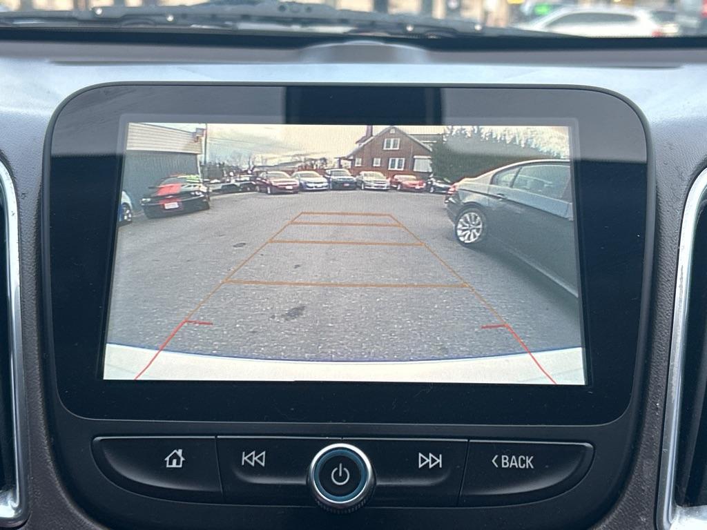 2018 WHITE CHEVROLET MALIBU LT (1G1ZD5ST2JF) with an 1.5L engine, Automatic transmission, located at 2514 Williamson Rd NE, Roanoke, VA, 24012, (540) 265-7770, 37.294636, -79.936249 - NO CREDIT CHECK FINANCING WITH ONLY $3000 DOWN PAYMENT!!!! Check out our website www.needausedvehicle.com for our No Credit Check/ In House Financing options!! No Credit Check Available!!! In House Financing Available!!! All Clean Title Vehicles (no Salvaged or flooded vehicles ever on our lot)! - Photo#9