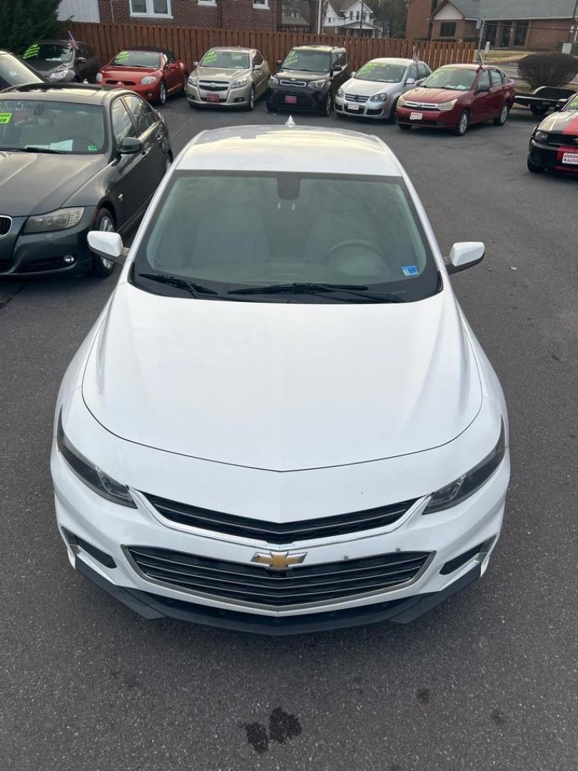 2018 WHITE CHEVROLET MALIBU LT (1G1ZD5ST2JF) with an 1.5L engine, Automatic transmission, located at 2514 Williamson Rd NE, Roanoke, VA, 24012, (540) 265-7770, 37.294636, -79.936249 - NO CREDIT CHECK FINANCING WITH ONLY $3000 DOWN PAYMENT!!!! Check out our website www.needausedvehicle.com for our No Credit Check/ In House Financing options!! No Credit Check Available!!! In House Financing Available!!! All Clean Title Vehicles (no Salvaged or flooded vehicles ever on our lot)! - Photo#10