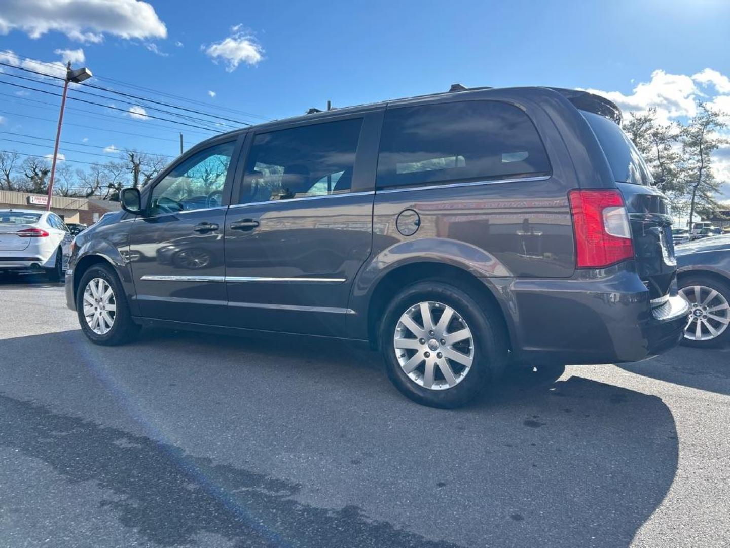 2016 GRAY CHRYSLER TOWN and COUNTRY TOURING (2C4RC1BG0GR) with an 3.6L engine, Automatic transmission, located at 2514 Williamson Rd NE, Roanoke, VA, 24012, (540) 265-7770, 37.294636, -79.936249 - NO CREDIT CHECK FINANCING WITH ONLY $3000 DOWN PAYMENT!!!! Check out our website www.needausedvehicle.com for our No Credit Check/ In House Financing options!! No Credit Check Available!!! In House Financing Available!!! All Clean Title Vehicles (no Salvaged or flooded vehicles ever on our lot)! - Photo#1