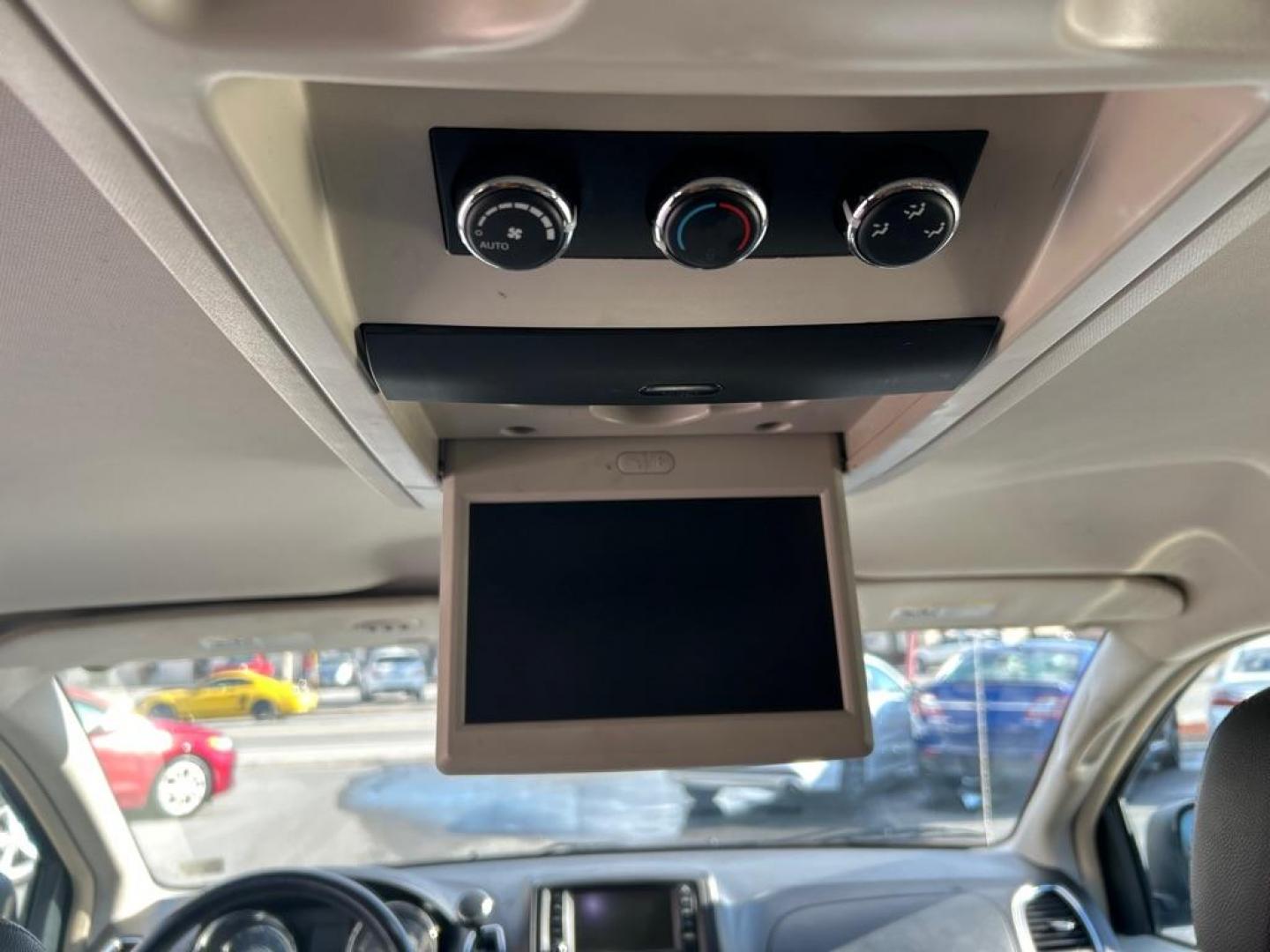 2016 GRAY CHRYSLER TOWN and COUNTRY TOURING (2C4RC1BG0GR) with an 3.6L engine, Automatic transmission, located at 2514 Williamson Rd NE, Roanoke, VA, 24012, (540) 265-7770, 37.294636, -79.936249 - NO CREDIT CHECK FINANCING WITH ONLY $3000 DOWN PAYMENT!!!! Check out our website www.needausedvehicle.com for our No Credit Check/ In House Financing options!! No Credit Check Available!!! In House Financing Available!!! All Clean Title Vehicles (no Salvaged or flooded vehicles ever on our lot)! - Photo#6