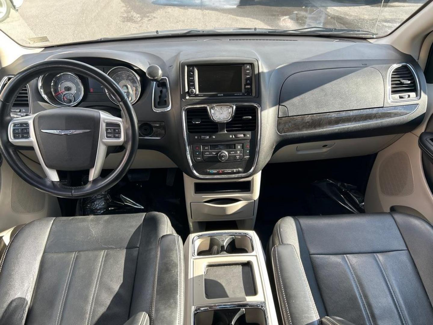 2016 GRAY CHRYSLER TOWN and COUNTRY TOURING (2C4RC1BG0GR) with an 3.6L engine, Automatic transmission, located at 2514 Williamson Rd NE, Roanoke, VA, 24012, (540) 265-7770, 37.294636, -79.936249 - NO CREDIT CHECK FINANCING WITH ONLY $3000 DOWN PAYMENT!!!! Check out our website www.needausedvehicle.com for our No Credit Check/ In House Financing options!! No Credit Check Available!!! In House Financing Available!!! All Clean Title Vehicles (no Salvaged or flooded vehicles ever on our lot)! - Photo#7