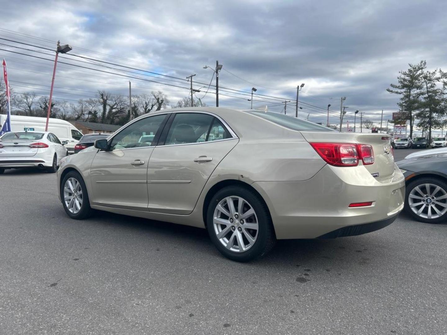 2013 GOLD CHEVROLET MALIBU 2LT (1G11E5SAXDF) with an 2.5L engine, Automatic transmission, located at 2514 Williamson Rd NE, Roanoke, VA, 24012, (540) 265-7770, 37.294636, -79.936249 - NO CREDIT CHECK FINANCING WITH ONLY $2000 DOWN PAYMENT!!!! Check out our website www.needausedvehicle.com for our No Credit Check/ In House Financing options!! No Credit Check Available!!! In House Financing Available!!! All Clean Title Vehicles (no Salvaged or flooded vehicles ever on our lot)! - Photo#1