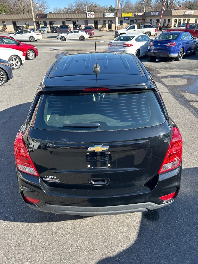 2019 BLACK CHEVROLET TRAX LS (3GNCJKSB6KL) with an 1.4L engine, Automatic transmission, located at 2514 Williamson Rd NE, Roanoke, VA, 24012, (540) 265-7770, 37.294636, -79.936249 - NO CREDIT CHECK FINANCING WITH ONLY $3800 DOWN PAYMENT!!!! Check out our website www.needausedvehicle.com for our No Credit Check/ In House Financing options!! No Credit Check Available!!! In House Financing Available!!! All Clean Title Vehicles (no Salvaged or flooded vehicles ever on our lot)! - Photo#6
