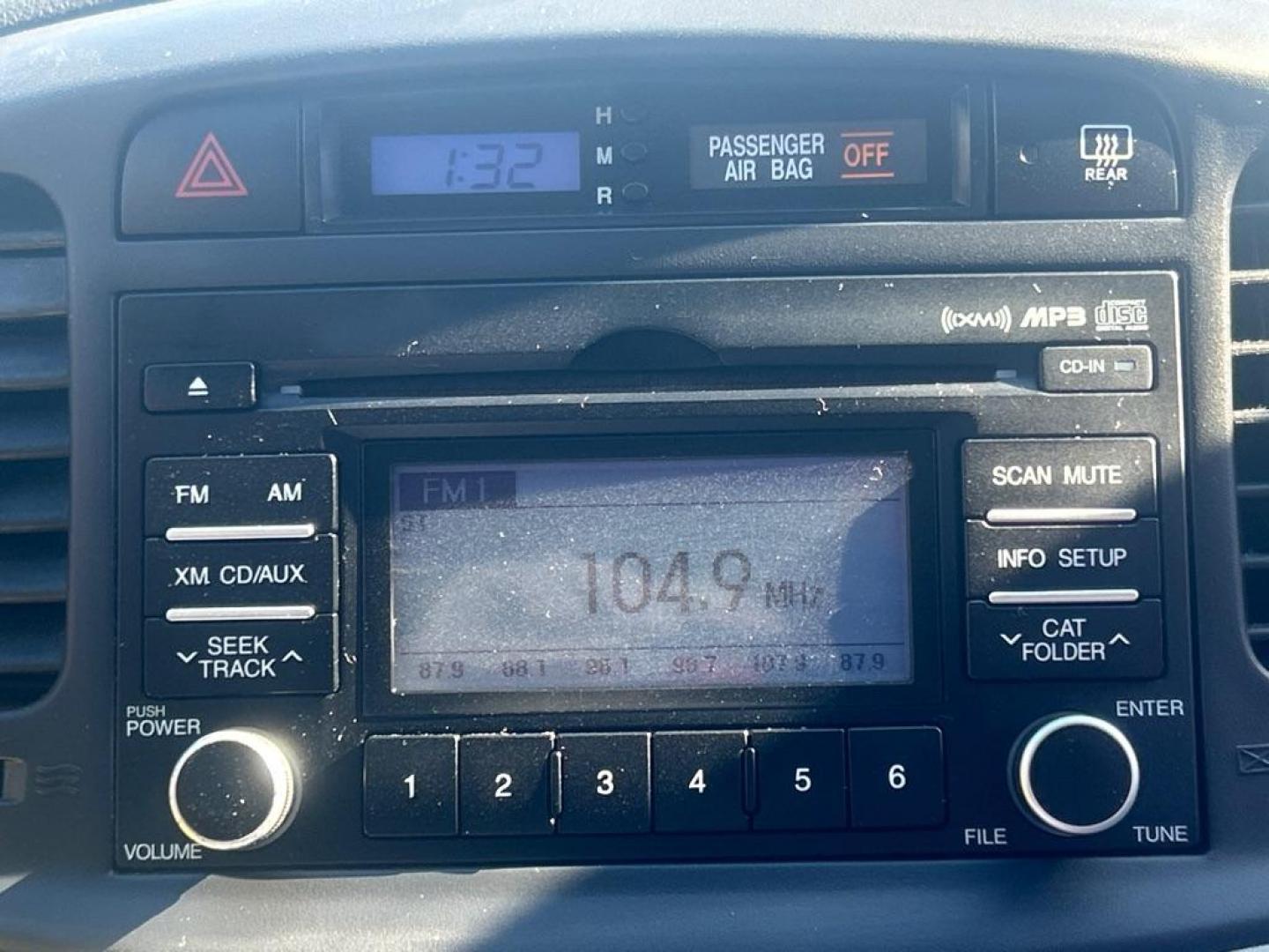 2010 GRAY HYUNDAI ACCENT GLS (KMHCN4AC9AU) with an 1.6L engine, Automatic transmission, located at 2514 Williamson Rd NE, Roanoke, VA, 24012, (540) 265-7770, 37.294636, -79.936249 - Photo#10