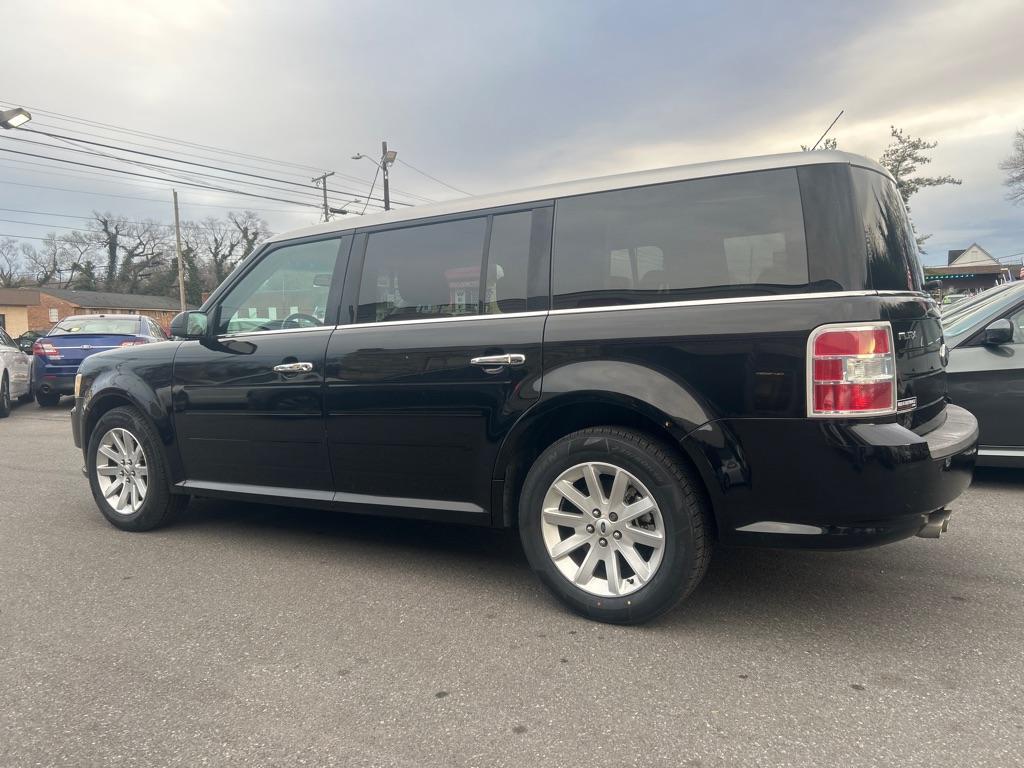 2009 BLACK FORD FLEX SEL (2FMDK52C59B) with an 3.5L engine, Automatic transmission, located at 2514 Williamson Rd NE, Roanoke, VA, 24012, (540) 265-7770, 37.294636, -79.936249 - NO CREDIT CHECK FINANCING WITH ONLY $1400 DOWN PAYMENT!!!! Check out our website www.needausedvehicle.com for our No Credit Check/ In House Financing options!! No Credit Check Available!!! In House Financing Available!!! All Clean Title Vehicles (no Salvaged or flooded vehicles ever on our lot)! - Photo#1