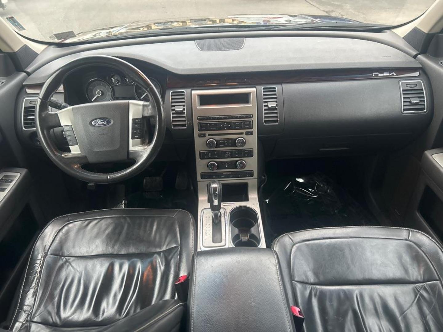 2009 BLACK FORD FLEX SEL (2FMDK52C59B) with an 3.5L engine, Automatic transmission, located at 2514 Williamson Rd NE, Roanoke, VA, 24012, (540) 265-7770, 37.294636, -79.936249 - NO CREDIT CHECK FINANCING WITH ONLY $1400 DOWN PAYMENT!!!! Check out our website www.needausedvehicle.com for our No Credit Check/ In House Financing options!! No Credit Check Available!!! In House Financing Available!!! All Clean Title Vehicles (no Salvaged or flooded vehicles ever on our lot)! - Photo#6