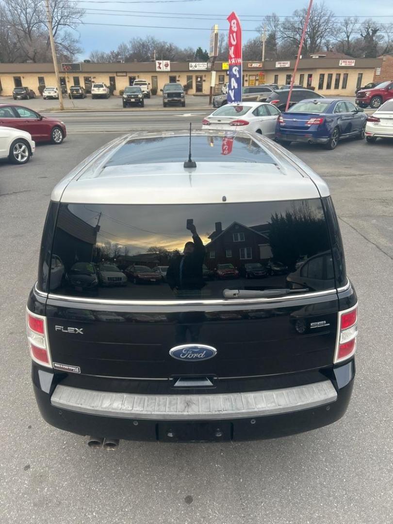 2009 BLACK FORD FLEX SEL (2FMDK52C59B) with an 3.5L engine, Automatic transmission, located at 2514 Williamson Rd NE, Roanoke, VA, 24012, (540) 265-7770, 37.294636, -79.936249 - NO CREDIT CHECK FINANCING WITH ONLY $1400 DOWN PAYMENT!!!! Check out our website www.needausedvehicle.com for our No Credit Check/ In House Financing options!! No Credit Check Available!!! In House Financing Available!!! All Clean Title Vehicles (no Salvaged or flooded vehicles ever on our lot)! - Photo#11