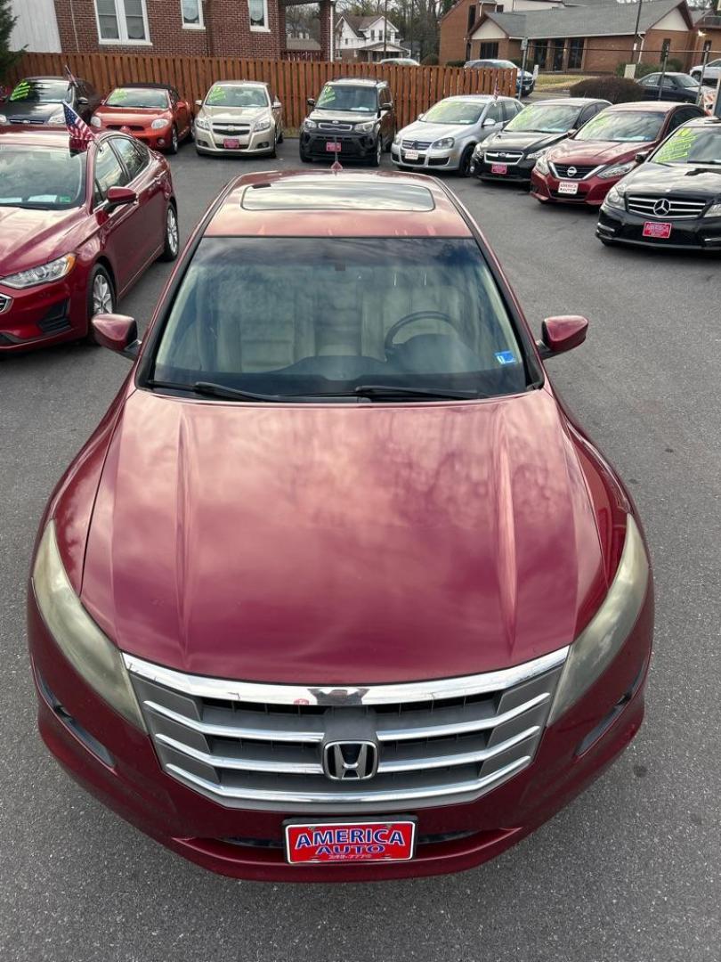2010 RED HONDA ACCORD CROSSTOU EXL (5J6TF2H56AL) with an 3.5L engine, Automatic transmission, located at 2514 Williamson Rd NE, Roanoke, VA, 24012, (540) 265-7770, 37.294636, -79.936249 - Photo#1