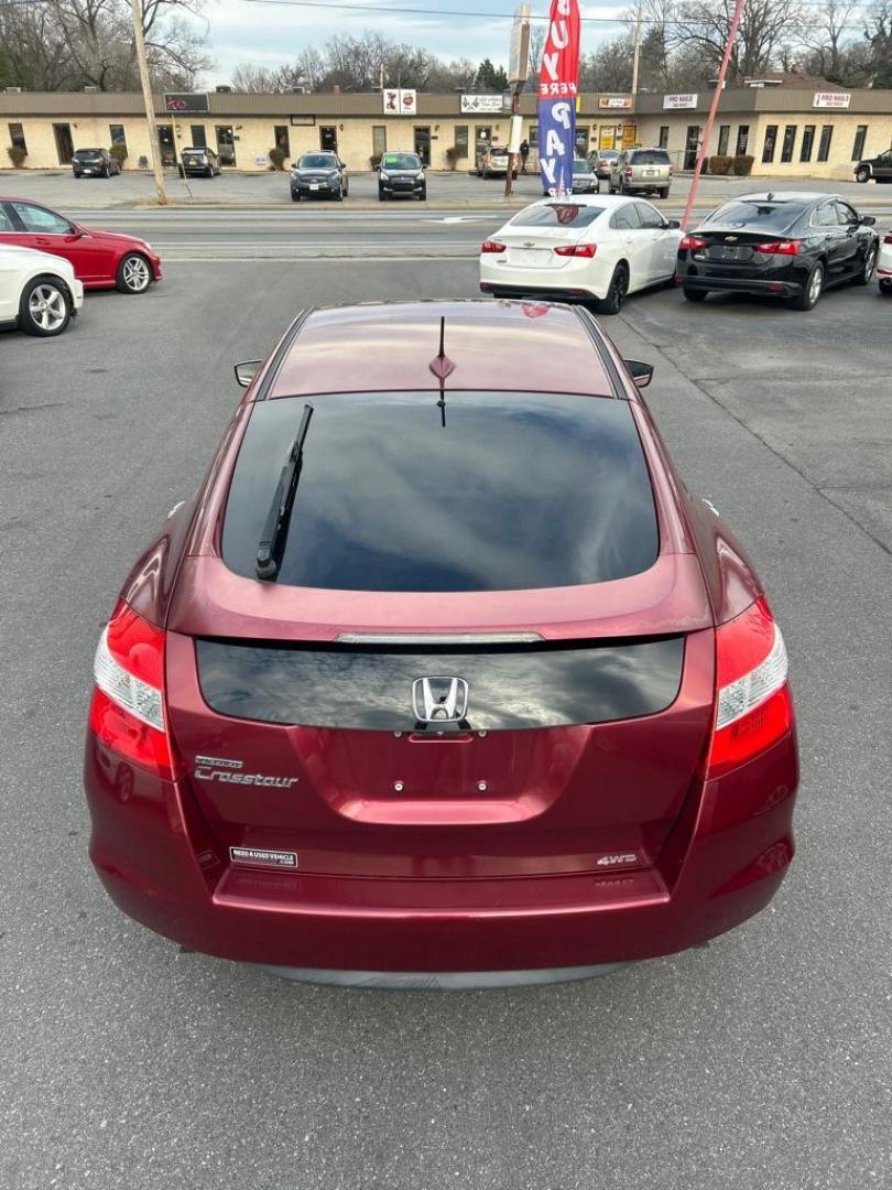 2010 RED HONDA ACCORD CROSSTOU EXL (5J6TF2H56AL) with an 3.5L engine, Automatic transmission, located at 2514 Williamson Rd NE, Roanoke, VA, 24012, (540) 265-7770, 37.294636, -79.936249 - Photo#3