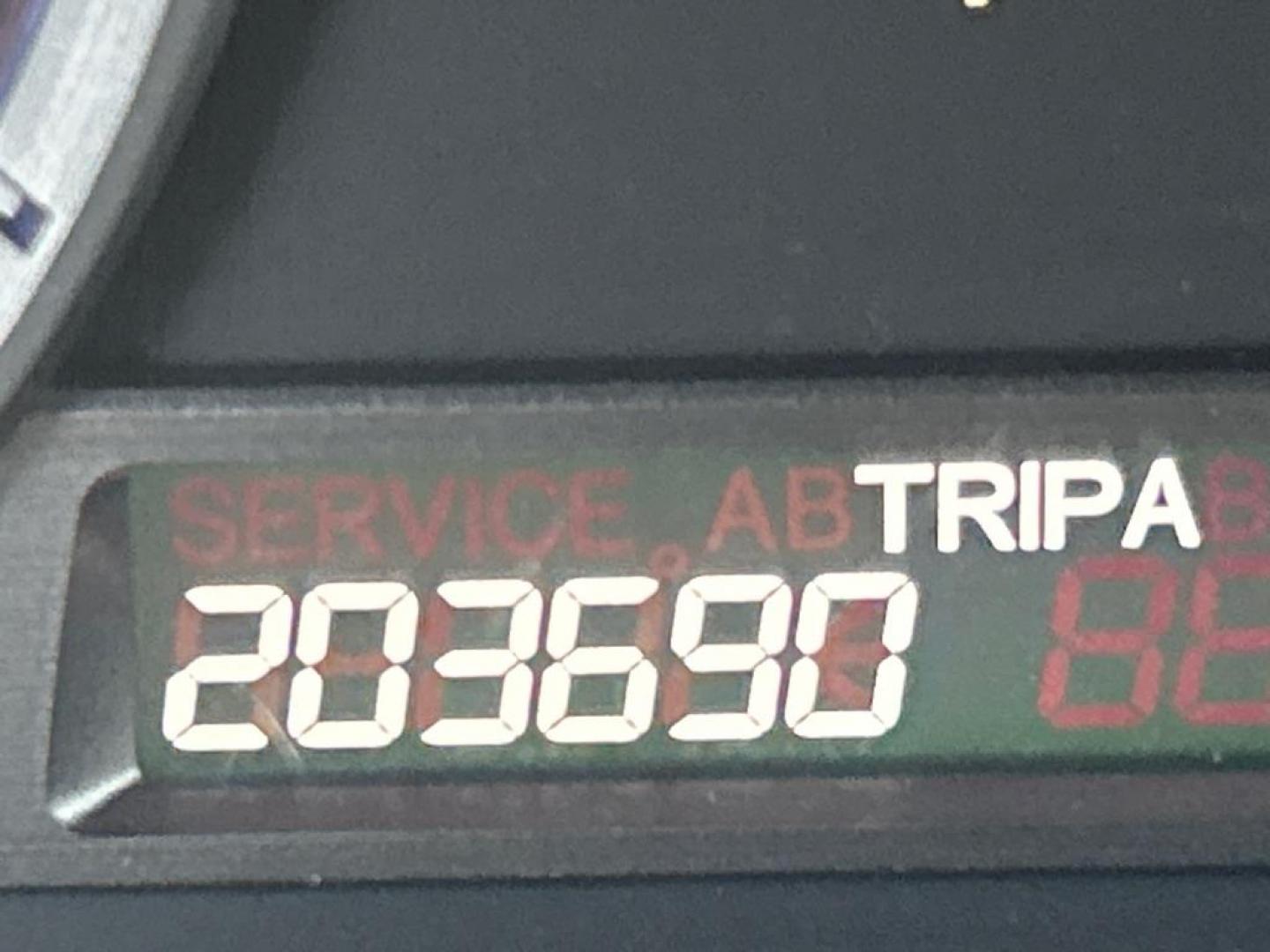 2010 RED HONDA ACCORD CROSSTOU EXL (5J6TF2H56AL) with an 3.5L engine, Automatic transmission, located at 2514 Williamson Rd NE, Roanoke, VA, 24012, (540) 265-7770, 37.294636, -79.936249 - Photo#11