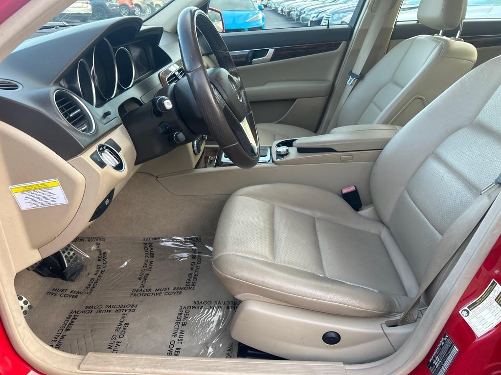 2013 RED MERCEDES-BENZ C-CLASS C250 (WDDGF4HB9DR) with an 1.8L engine, Automatic transmission, located at 2514 Williamson Rd NE, Roanoke, VA, 24012, (540) 265-7770, 37.294636, -79.936249 - NO CREDIT CHECK FINANCING WITH ONLY $3500 DOWN PAYMENT!!!! Check out our website www.needausedvehicle.com for our No Credit Check/ In House Financing options!! No Credit Check Available!!! In House Financing Available!!! All Clean Title Vehicles (no Salvaged or flooded vehicles ever on our lot)! - Photo#4