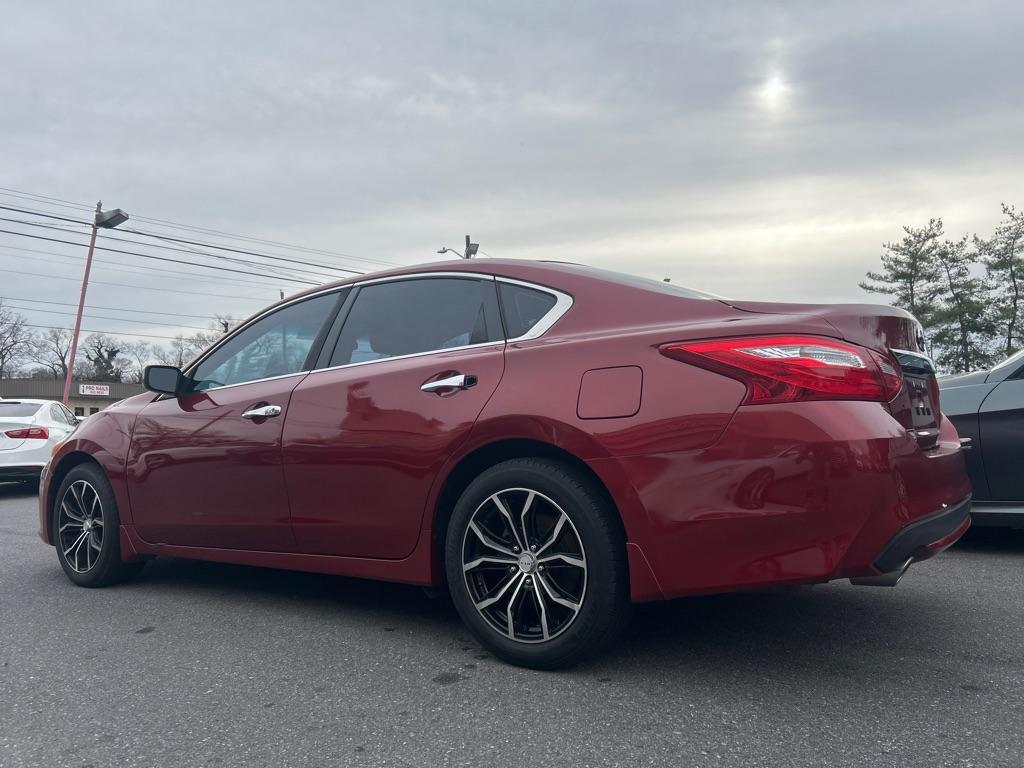 2017 RED NISSAN ALTIMA 2.5 (1N4AL3AP6HC) with an 2.5L engine, Continuously Variable transmission, located at 2514 Williamson Rd NE, Roanoke, VA, 24012, (540) 265-7770, 37.294636, -79.936249 - NO CREDIT CHECK FINANCING WITH ONLY $3200 DOWN PAYMENT!!!! Check out our website www.needausedvehicle.com for our No Credit Check/ In House Financing options!! No Credit Check Available!!! In House Financing Available!!! All Clean Title Vehicles (no Salvaged or flooded vehicles ever on our lot)! - Photo#1