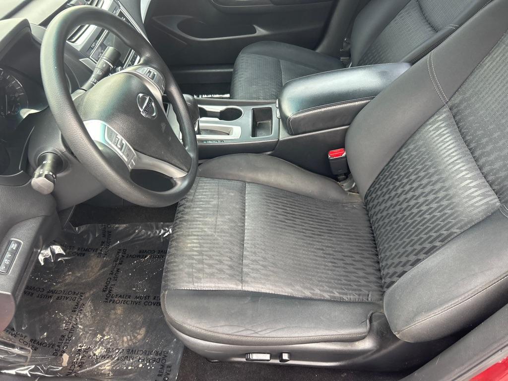 2017 RED NISSAN ALTIMA 2.5 (1N4AL3AP6HC) with an 2.5L engine, Continuously Variable transmission, located at 2514 Williamson Rd NE, Roanoke, VA, 24012, (540) 265-7770, 37.294636, -79.936249 - NO CREDIT CHECK FINANCING WITH ONLY $3200 DOWN PAYMENT!!!! Check out our website www.needausedvehicle.com for our No Credit Check/ In House Financing options!! No Credit Check Available!!! In House Financing Available!!! All Clean Title Vehicles (no Salvaged or flooded vehicles ever on our lot)! - Photo#4