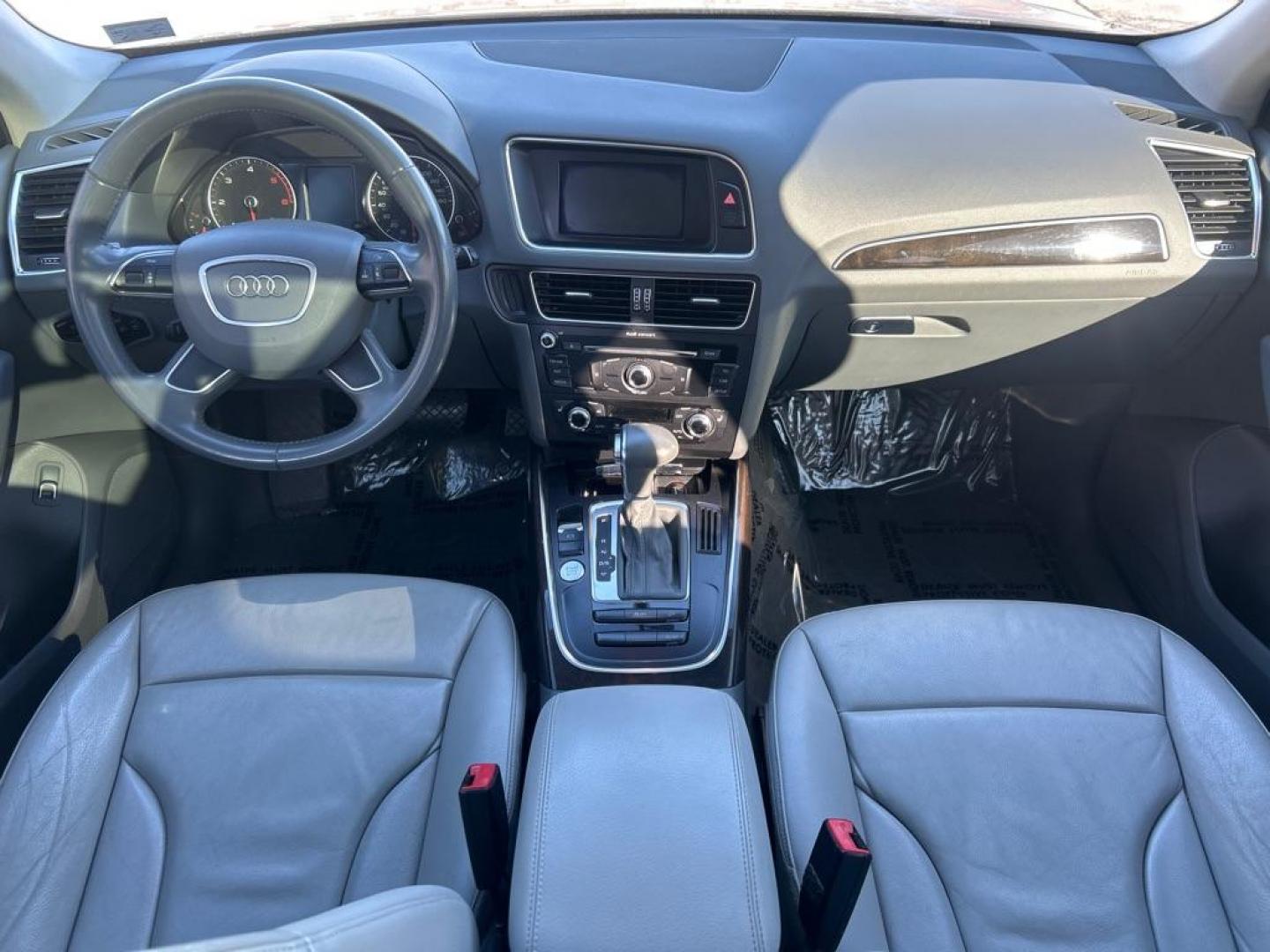 2014 BLUE AUDI Q5 TDI PREMIUM PLUS (WA1CMAFP1EA) with an 3.0L engine, Automatic transmission, located at 2514 Williamson Rd NE, Roanoke, VA, 24012, (540) 265-7770, 37.294636, -79.936249 - NO CREDIT CHECK FINANCING WITH ONLY $3200 DOWN PAYMENT!!!! Check out our website www.needausedvehicle.com for our No Credit Check/ In House Financing options!! No Credit Check Available!!! In House Financing Available!!! All Clean Title Vehicles (no Salvaged or flooded vehicles ever on our lot)! - Photo#2