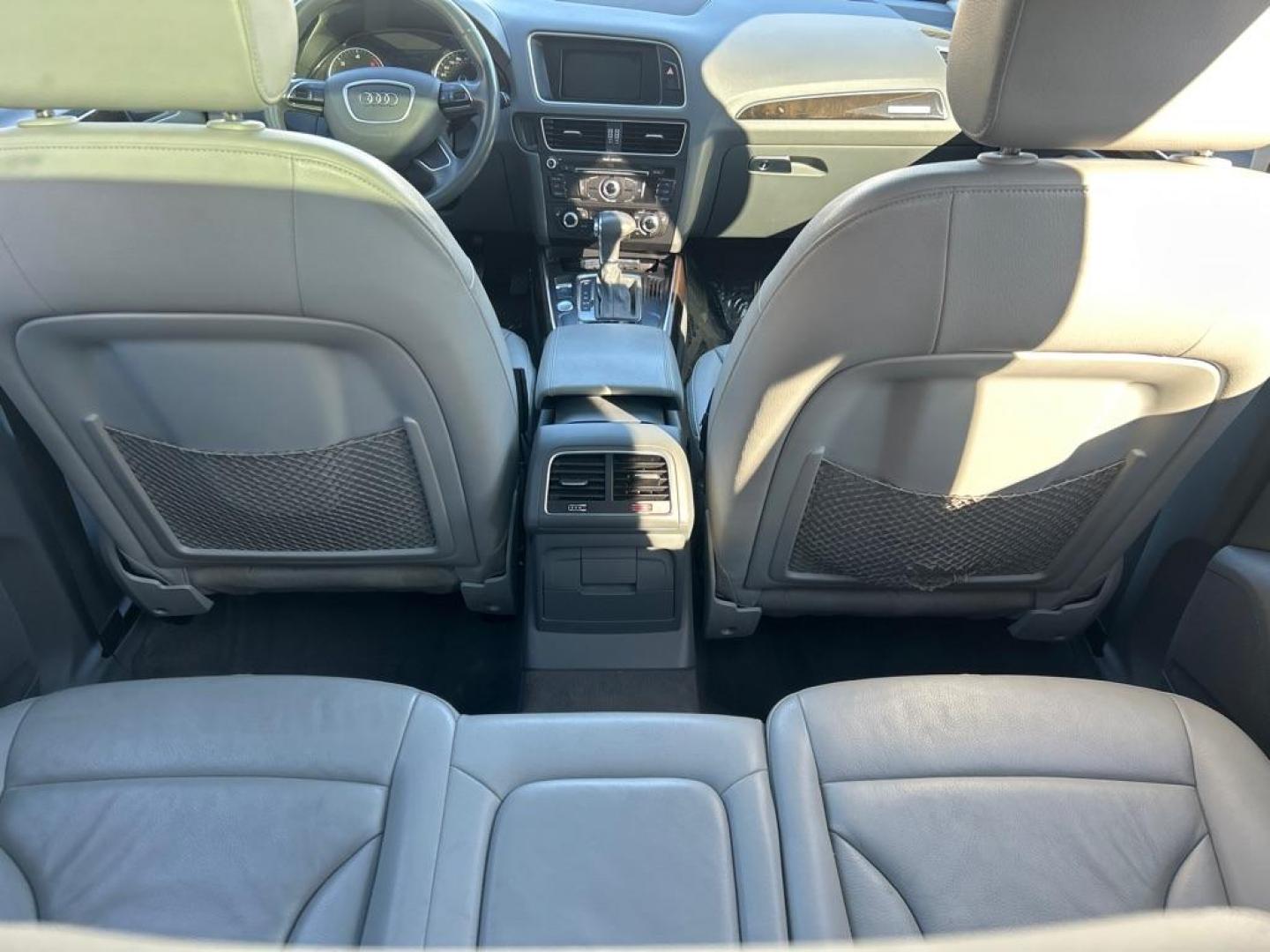 2014 BLUE AUDI Q5 TDI PREMIUM PLUS (WA1CMAFP1EA) with an 3.0L engine, Automatic transmission, located at 2514 Williamson Rd NE, Roanoke, VA, 24012, (540) 265-7770, 37.294636, -79.936249 - NO CREDIT CHECK FINANCING WITH ONLY $3200 DOWN PAYMENT!!!! Check out our website www.needausedvehicle.com for our No Credit Check/ In House Financing options!! No Credit Check Available!!! In House Financing Available!!! All Clean Title Vehicles (no Salvaged or flooded vehicles ever on our lot)! - Photo#5