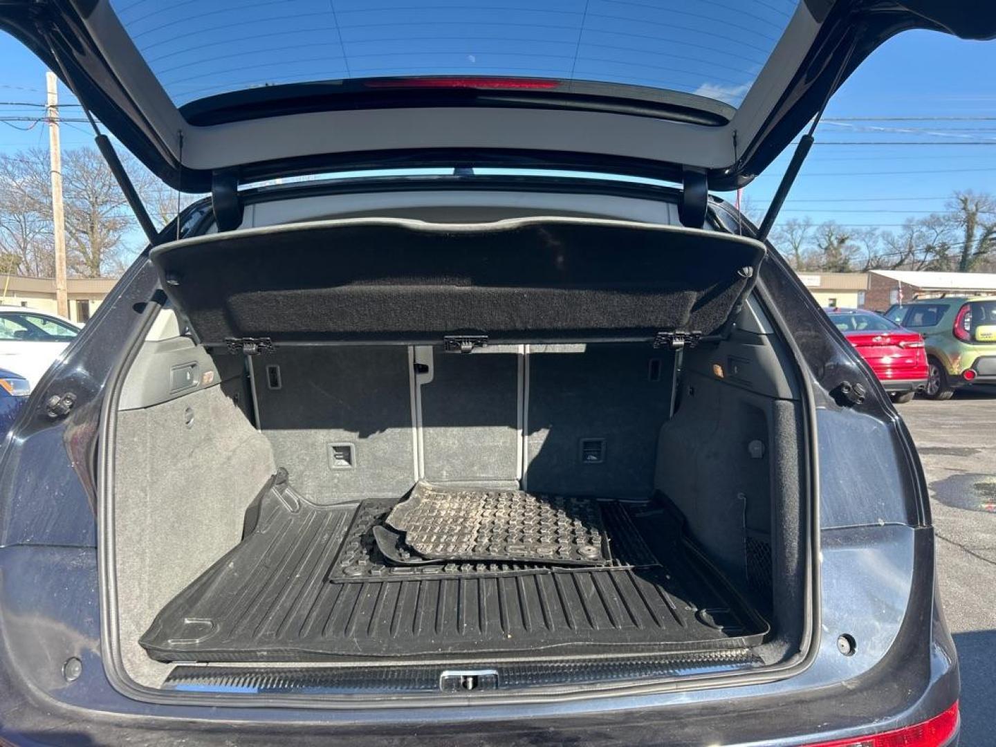 2014 BLUE AUDI Q5 TDI PREMIUM PLUS (WA1CMAFP1EA) with an 3.0L engine, Automatic transmission, located at 2514 Williamson Rd NE, Roanoke, VA, 24012, (540) 265-7770, 37.294636, -79.936249 - NO CREDIT CHECK FINANCING WITH ONLY $3200 DOWN PAYMENT!!!! Check out our website www.needausedvehicle.com for our No Credit Check/ In House Financing options!! No Credit Check Available!!! In House Financing Available!!! All Clean Title Vehicles (no Salvaged or flooded vehicles ever on our lot)! - Photo#6