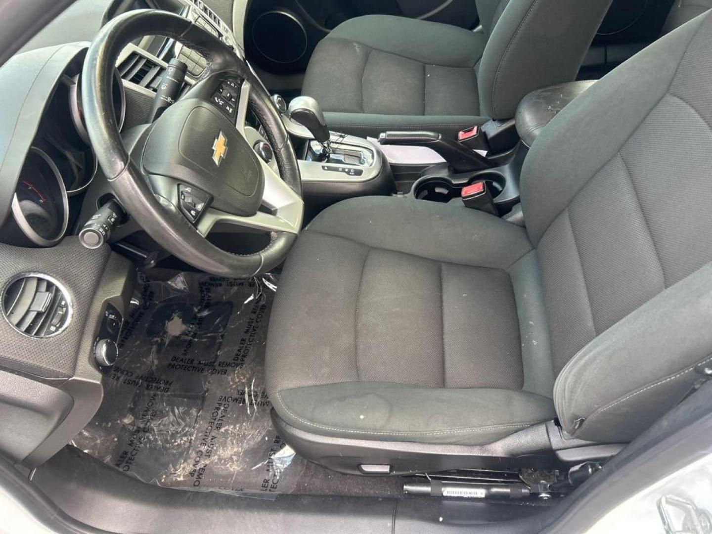 2012 WHITE CHEVROLET CRUZE LT (1G1PF5SCXC7) with an 1.4L engine, Automatic transmission, located at 2514 Williamson Rd NE, Roanoke, VA, 24012, (540) 265-7770, 37.294636, -79.936249 - NO CREDIT CHECK FINANCING WITH ONLY $1800 DOWN PAYMENT!!!! Check out our website www.needausedvehicle.com for our No Credit Check/ In House Financing options!! No Credit Check Available!!! In House Financing Available!!! All Clean Title Vehicles (no Salvaged or flooded vehicles ever on our lot)! - Photo#4