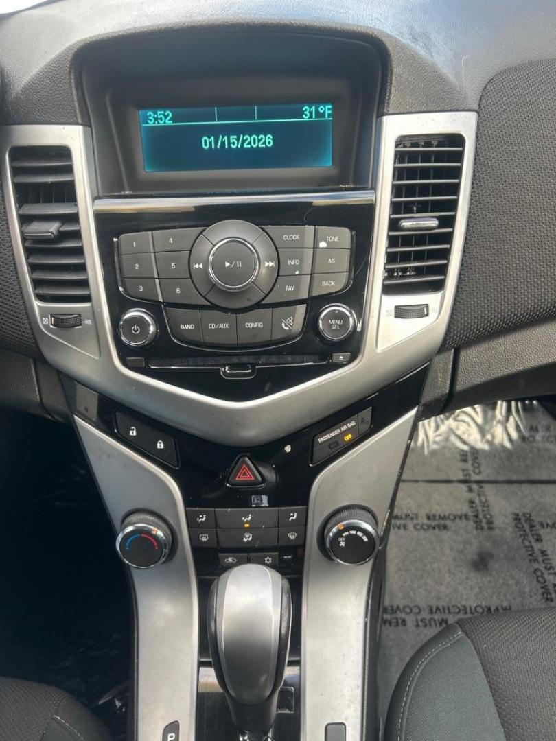 2012 WHITE CHEVROLET CRUZE LT (1G1PF5SCXC7) with an 1.4L engine, Automatic transmission, located at 2514 Williamson Rd NE, Roanoke, VA, 24012, (540) 265-7770, 37.294636, -79.936249 - NO CREDIT CHECK FINANCING WITH ONLY $1800 DOWN PAYMENT!!!! Check out our website www.needausedvehicle.com for our No Credit Check/ In House Financing options!! No Credit Check Available!!! In House Financing Available!!! All Clean Title Vehicles (no Salvaged or flooded vehicles ever on our lot)! - Photo#5