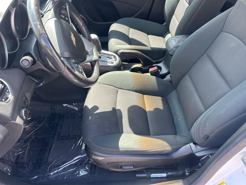 2012 WHITE CHEVROLET CRUZE LT (1G1PF5SCXC7) with an 1.4L engine, Automatic transmission, located at 2514 Williamson Rd NE, Roanoke, VA, 24012, (540) 265-7770, 37.294636, -79.936249 - NO CREDIT CHECK FINANCING WITH ONLY $1800 DOWN PAYMENT!!!! Check out our website www.needausedvehicle.com for our No Credit Check/ In House Financing options!! No Credit Check Available!!! In House Financing Available!!! All Clean Title Vehicles (no Salvaged or flooded vehicles ever on our lot)! - Photo#8