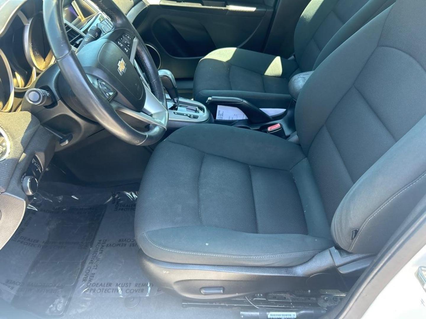 2012 WHITE CHEVROLET CRUZE LT (1G1PF5SCXC7) with an 1.4L engine, Automatic transmission, located at 2514 Williamson Rd NE, Roanoke, VA, 24012, (540) 265-7770, 37.294636, -79.936249 - NO CREDIT CHECK FINANCING WITH ONLY $1800 DOWN PAYMENT!!!! Check out our website www.needausedvehicle.com for our No Credit Check/ In House Financing options!! No Credit Check Available!!! In House Financing Available!!! All Clean Title Vehicles (no Salvaged or flooded vehicles ever on our lot)!- Photo#4