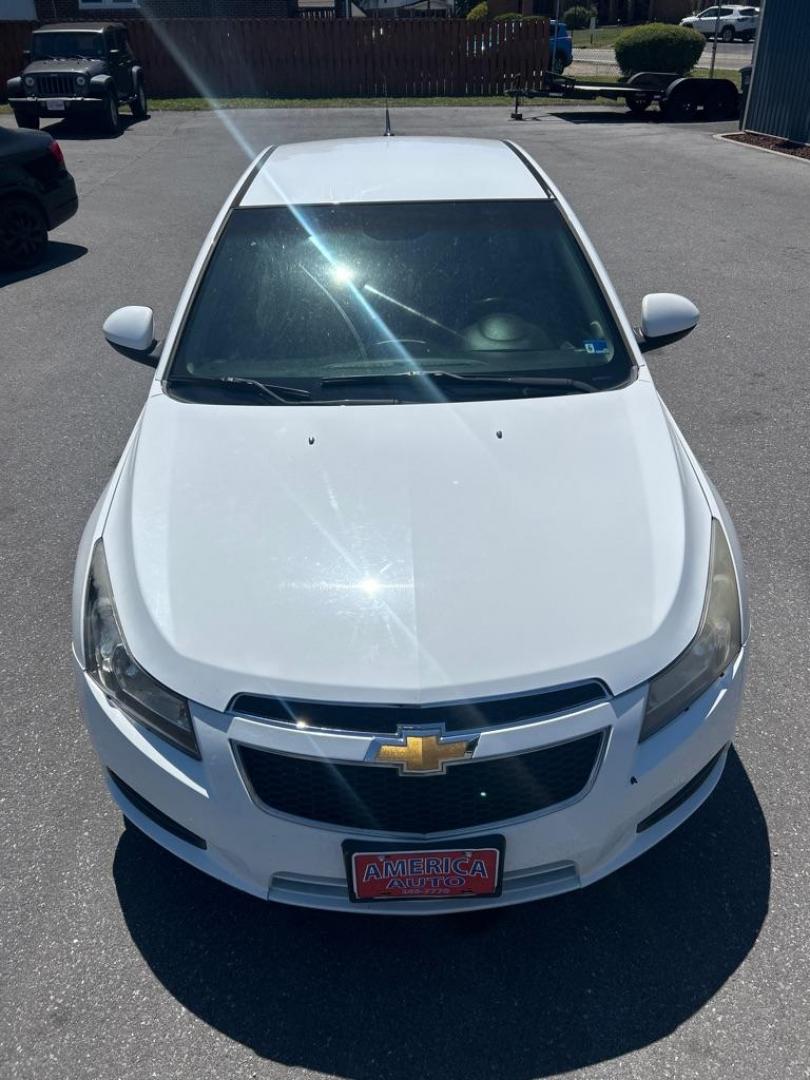 2012 WHITE CHEVROLET CRUZE LT (1G1PF5SCXC7) with an 1.4L engine, Automatic transmission, located at 2514 Williamson Rd NE, Roanoke, VA, 24012, (540) 265-7770, 37.294636, -79.936249 - NO CREDIT CHECK FINANCING WITH ONLY $1800 DOWN PAYMENT!!!! Check out our website www.needausedvehicle.com for our No Credit Check/ In House Financing options!! No Credit Check Available!!! In House Financing Available!!! All Clean Title Vehicles (no Salvaged or flooded vehicles ever on our lot)!- Photo#9