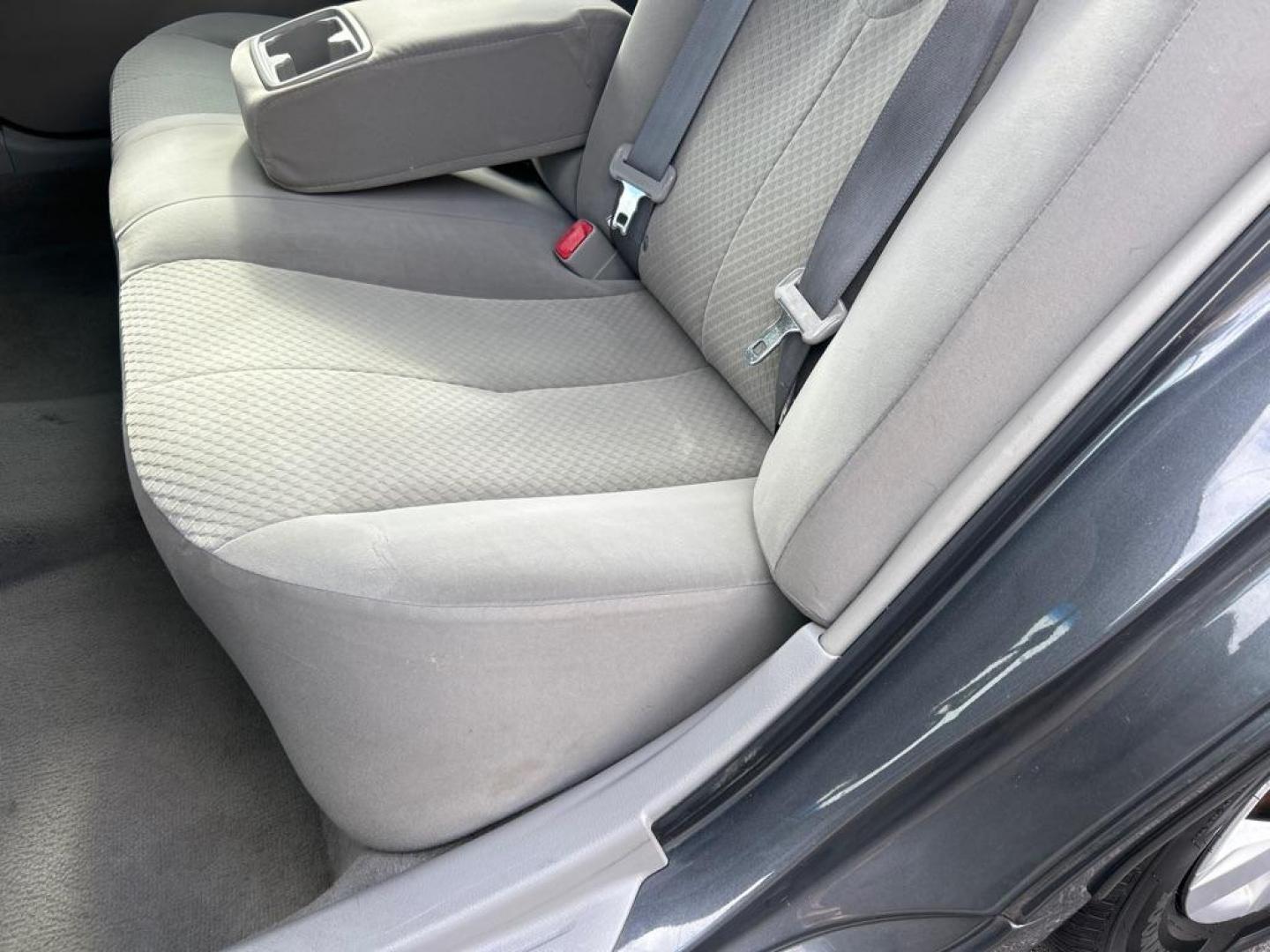 2009 GRAY TOYOTA CAMRY LE (4T1BE46K19U) with an 2.4L engine, Automatic transmission, located at 2514 Williamson Rd NE, Roanoke, VA, 24012, (540) 265-7770, 37.294636, -79.936249 - NO CREDIT CHECK FINANCING WITH ONLY $1700 DOWN PAYMENT!!!! Check out our website www.needausedvehicle.com for our No Credit Check/ In House Financing options!! No Credit Check Available!!! In House Financing Available!!! All Clean Title Vehicles (no Salvaged or flooded vehicles ever on our lot)! - Photo#2