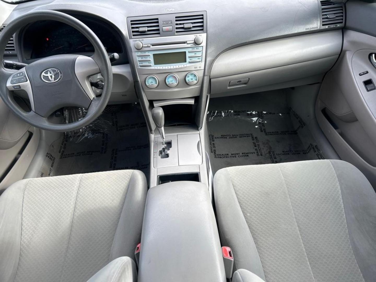 2009 GRAY TOYOTA CAMRY LE (4T1BE46K19U) with an 2.4L engine, Automatic transmission, located at 2514 Williamson Rd NE, Roanoke, VA, 24012, (540) 265-7770, 37.294636, -79.936249 - NO CREDIT CHECK FINANCING WITH ONLY $1700 DOWN PAYMENT!!!! Check out our website www.needausedvehicle.com for our No Credit Check/ In House Financing options!! No Credit Check Available!!! In House Financing Available!!! All Clean Title Vehicles (no Salvaged or flooded vehicles ever on our lot)! - Photo#3