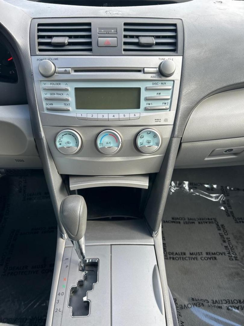 2009 GRAY TOYOTA CAMRY LE (4T1BE46K19U) with an 2.4L engine, Automatic transmission, located at 2514 Williamson Rd NE, Roanoke, VA, 24012, (540) 265-7770, 37.294636, -79.936249 - NO CREDIT CHECK FINANCING WITH ONLY $1700 DOWN PAYMENT!!!! Check out our website www.needausedvehicle.com for our No Credit Check/ In House Financing options!! No Credit Check Available!!! In House Financing Available!!! All Clean Title Vehicles (no Salvaged or flooded vehicles ever on our lot)! - Photo#5