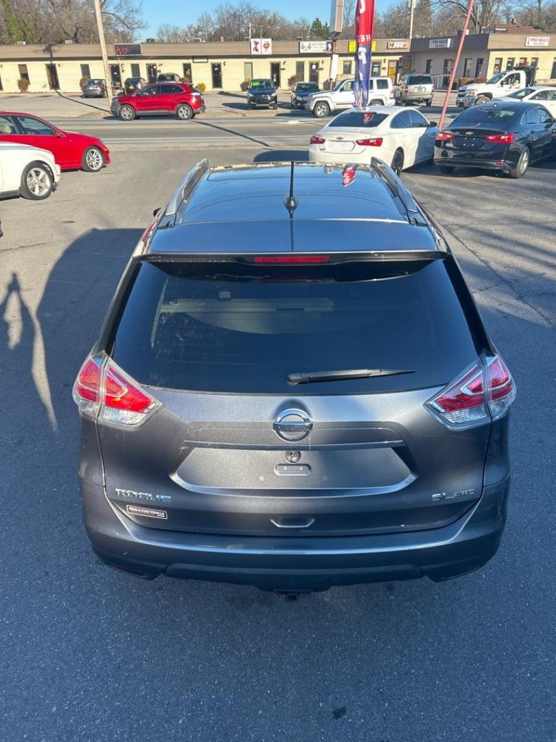 2015 GRAY NISSAN ROGUE S (5N1AT2MVXFC) with an 2.5L engine, Continuously Variable transmission, located at 2514 Williamson Rd NE, Roanoke, VA, 24012, (540) 265-7770, 37.294636, -79.936249 - NO CREDIT CHECK FINANCING WITH ONLY $3700 DOWN PAYMENT!!!! Check out our website www.needausedvehicle.com for our No Credit Check/ In House Financing options!! No Credit Check Available!!! In House Financing Available!!! All Clean Title Vehicles (no Salvaged or flooded vehicles ever on our lot)! - Photo#3