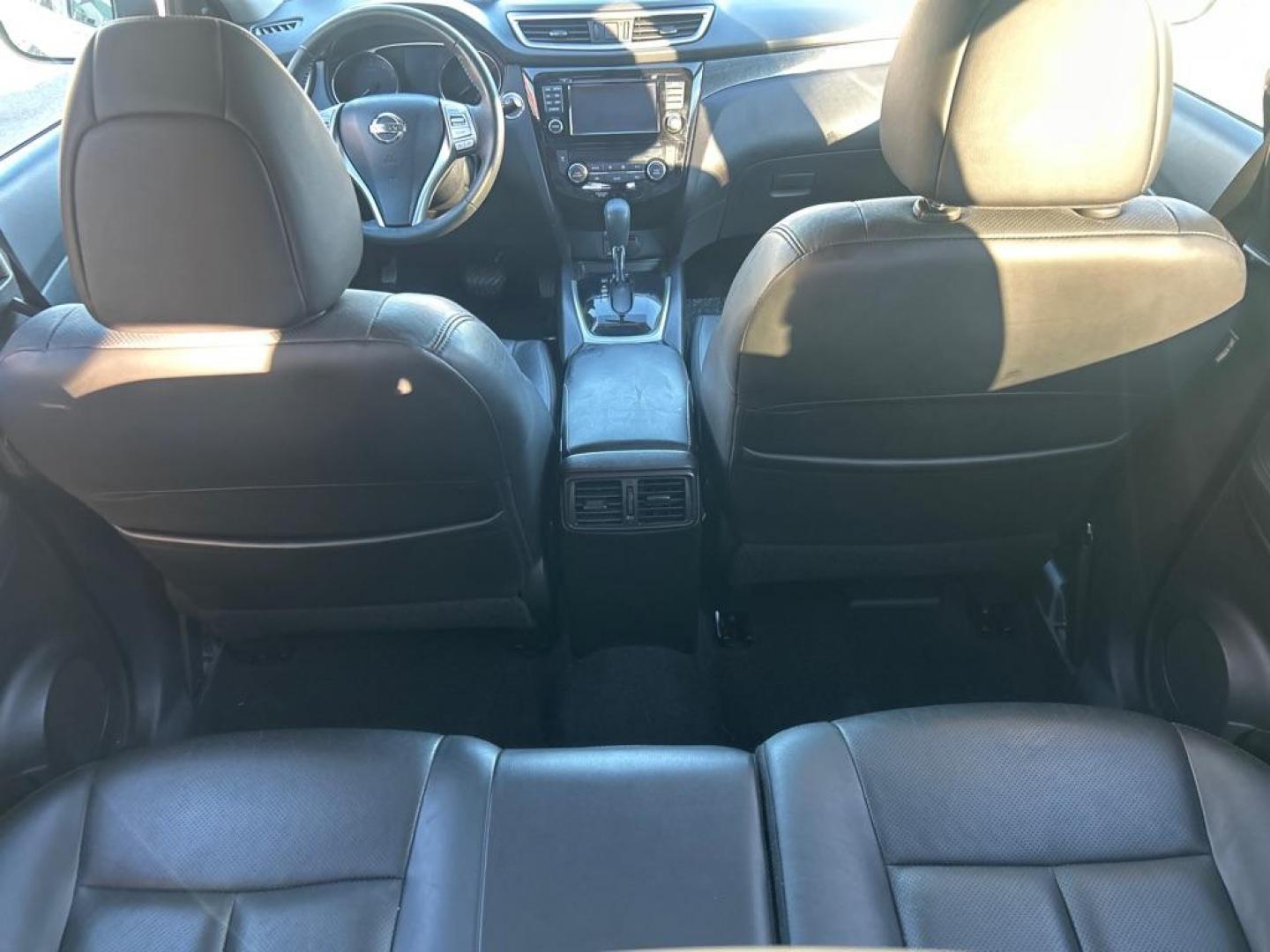 2015 GRAY NISSAN ROGUE S (5N1AT2MVXFC) with an 2.5L engine, Continuously Variable transmission, located at 2514 Williamson Rd NE, Roanoke, VA, 24012, (540) 265-7770, 37.294636, -79.936249 - NO CREDIT CHECK FINANCING WITH ONLY $3700 DOWN PAYMENT!!!! Check out our website www.needausedvehicle.com for our No Credit Check/ In House Financing options!! No Credit Check Available!!! In House Financing Available!!! All Clean Title Vehicles (no Salvaged or flooded vehicles ever on our lot)! - Photo#5