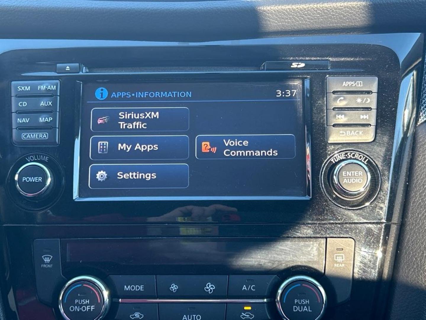 2015 GRAY NISSAN ROGUE S (5N1AT2MVXFC) with an 2.5L engine, Continuously Variable transmission, located at 2514 Williamson Rd NE, Roanoke, VA, 24012, (540) 265-7770, 37.294636, -79.936249 - NO CREDIT CHECK FINANCING WITH ONLY $3700 DOWN PAYMENT!!!! Check out our website www.needausedvehicle.com for our No Credit Check/ In House Financing options!! No Credit Check Available!!! In House Financing Available!!! All Clean Title Vehicles (no Salvaged or flooded vehicles ever on our lot)! - Photo#10