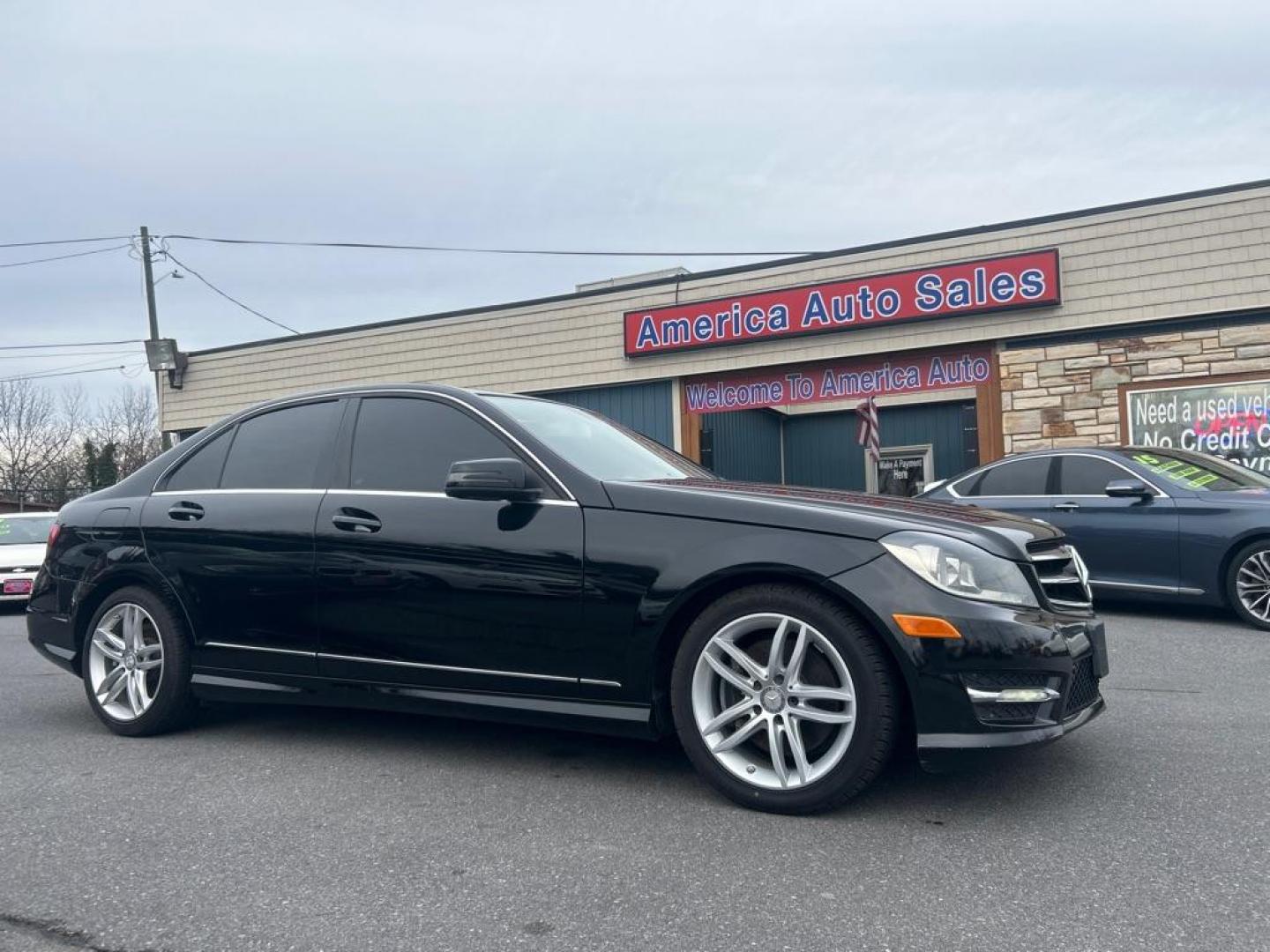 2014 BLACK MERCEDES-BENZ C-CLASS C300 4MATIC (WDDGF8ABXER) with an 3.5L engine, Automatic transmission, located at 2514 Williamson Rd NE, Roanoke, VA, 24012, (540) 265-7770, 37.294636, -79.936249 - NO CREDIT CHECK FINANCING WITH ONLY $3500 DOWN PAYMENT!!!! Check out our website www.needausedvehicle.com for our No Credit Check/ In House Financing options!! No Credit Check Available!!! In House Financing Available!!! All Clean Title Vehicles (no Salvaged or flooded vehicles ever on our lot)! - Photo#0
