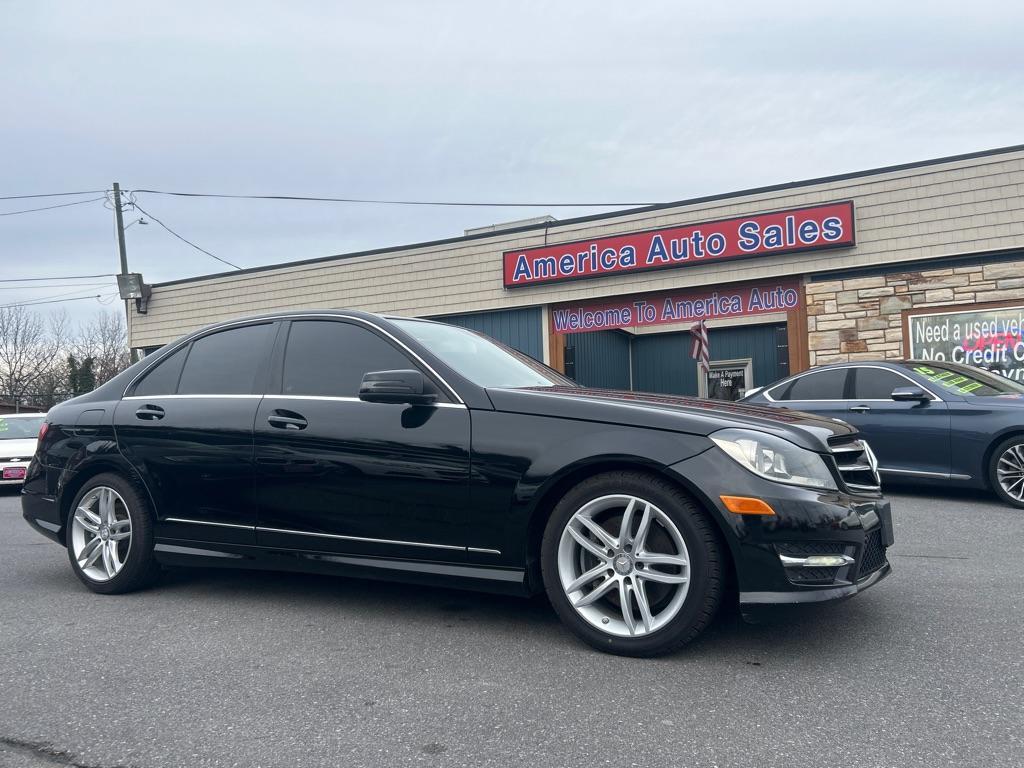 2014 BLACK MERCEDES-BENZ C-CLASS C300 4MATIC (WDDGF8ABXER) with an 3.5L engine, Automatic transmission, located at 2514 Williamson Rd NE, Roanoke, VA, 24012, (540) 265-7770, 37.294636, -79.936249 - NO CREDIT CHECK FINANCING WITH ONLY $3500 DOWN PAYMENT!!!! Check out our website www.needausedvehicle.com for our No Credit Check/ In House Financing options!! No Credit Check Available!!! In House Financing Available!!! All Clean Title Vehicles (no Salvaged or flooded vehicles ever on our lot)! - Photo#0