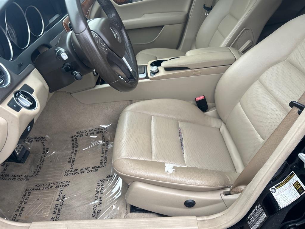 2014 BLACK MERCEDES-BENZ C-CLASS C300 4MATIC (WDDGF8ABXER) with an 3.5L engine, Automatic transmission, located at 2514 Williamson Rd NE, Roanoke, VA, 24012, (540) 265-7770, 37.294636, -79.936249 - NO CREDIT CHECK FINANCING WITH ONLY $3500 DOWN PAYMENT!!!! Check out our website www.needausedvehicle.com for our No Credit Check/ In House Financing options!! No Credit Check Available!!! In House Financing Available!!! All Clean Title Vehicles (no Salvaged or flooded vehicles ever on our lot)! - Photo#4