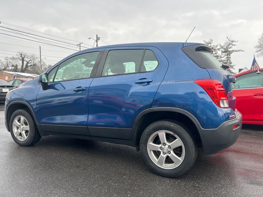 2016 BLUE CHEVROLET TRAX LS (KL7CJNSB9GB) with an 1.4L engine, Automatic transmission, located at 2514 Williamson Rd NE, Roanoke, VA, 24012, (540) 265-7770, 37.294636, -79.936249 - NO CREDIT CHECK FINANCING WITH ONLY $3000 DOWN PAYMENT!!!! Check out our website www.needausedvehicle.com for our No Credit Check/ In House Financing options!! No Credit Check Available!!! In House Financing Available!!! All Clean Title Vehicles (no Salvaged or flooded vehicles ever on our lot)! - Photo#2