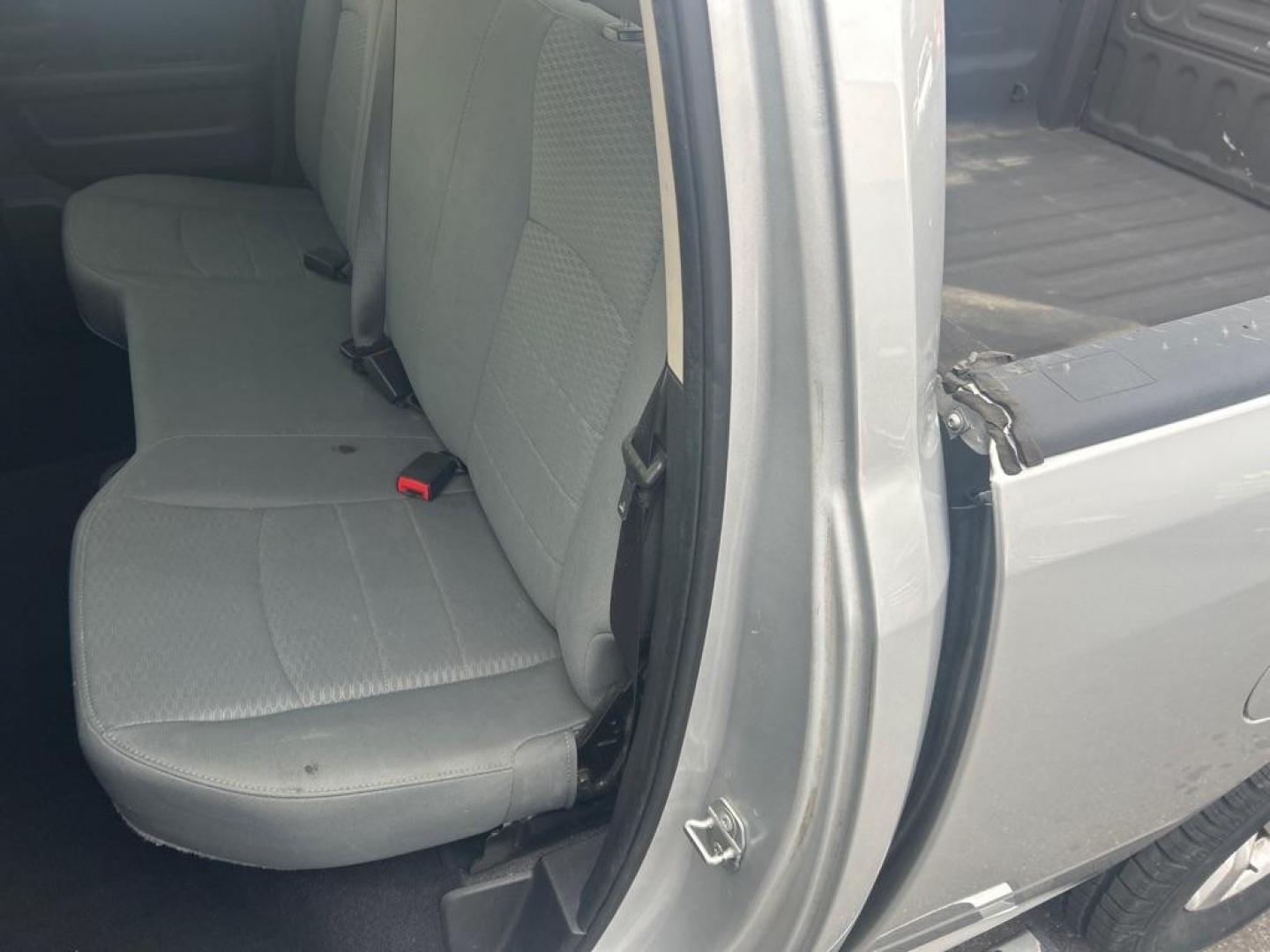 2018 SILVER RAM 1500 ST (1C6RR7FT1JS) with an 5.7L engine, Automatic transmission, located at 2514 Williamson Rd NE, Roanoke, VA, 24012, (540) 265-7770, 37.294636, -79.936249 - Photo#2