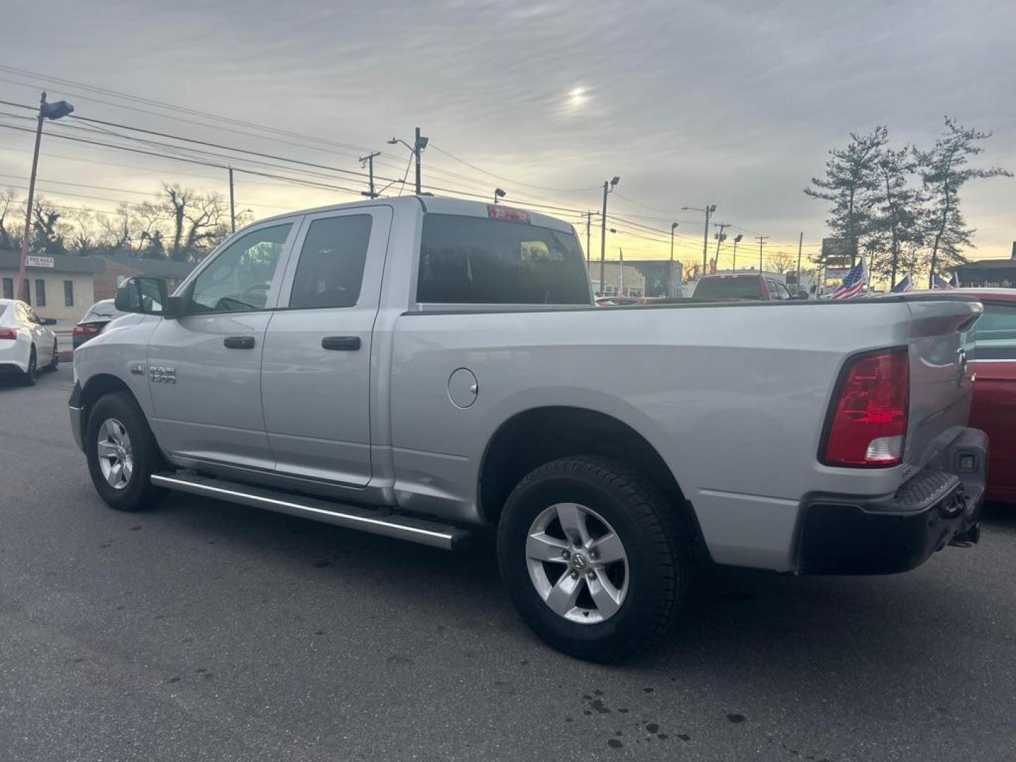 2018 SILVER RAM 1500 ST (1C6RR7FT1JS) with an 5.7L engine, Automatic transmission, located at 2514 Williamson Rd NE, Roanoke, VA, 24012, (540) 265-7770, 37.294636, -79.936249 - Photo#9