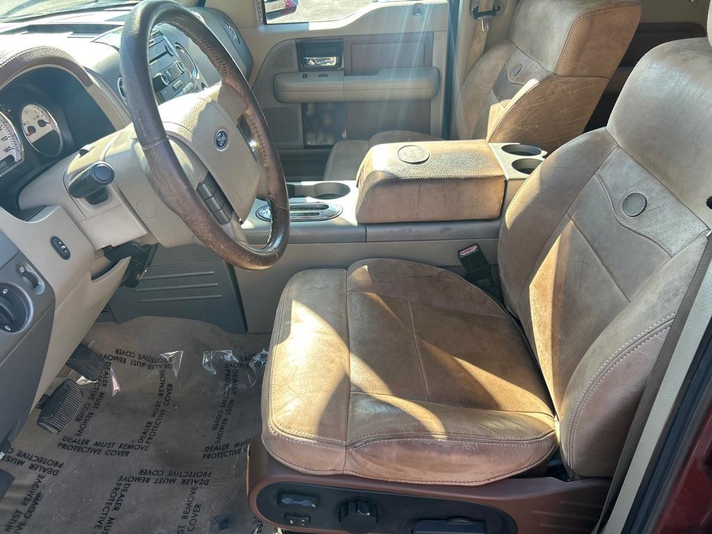 2006 MAROON FORD F150 SUPERCREW King Ranch (1FTPW14V26K) with an 5.4L engine, Automatic transmission, located at 2514 Williamson Rd NE, Roanoke, VA, 24012, (540) 265-7770, 37.294636, -79.936249 - NO CREDIT CHECK FINANCING WITH ONLY $3700 DOWN PAYMENT!!!! Check out our website www.needausedvehicle.com for our No Credit Check/ In House Financing options!! No Credit Check Available!!! In House Financing Available!!! All Clean Title Vehicles (no Salvaged or flooded vehicles ever on our lot)! - Photo#8